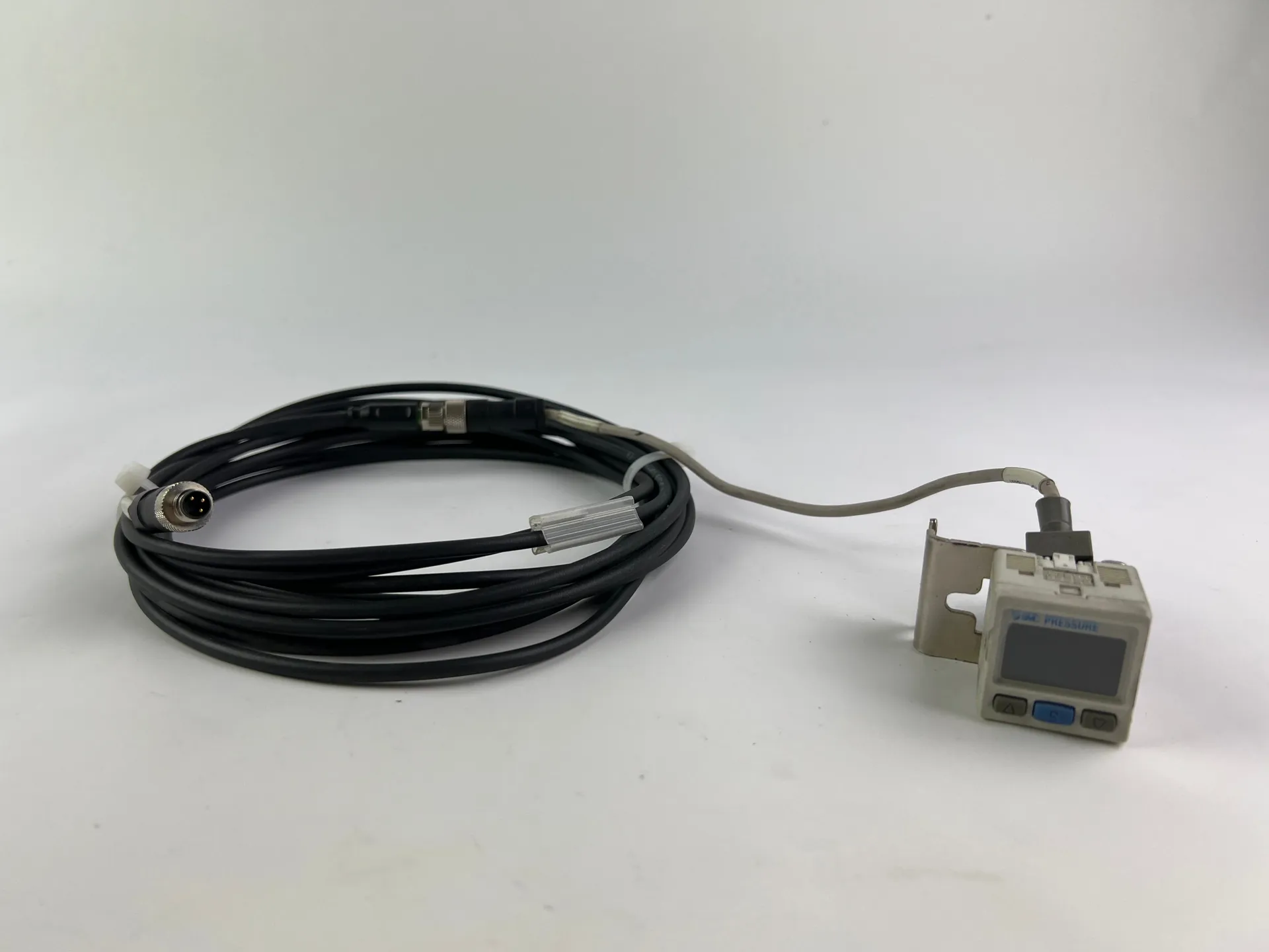 SMC ZSE30A-01-B Pressure Switch + 500cm Cable - Thumbnail 2