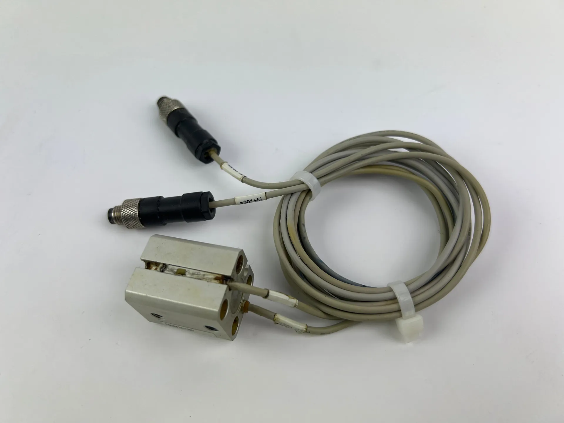 1x SMC CDQSB12-10D Cylinder w/ Sensor 130cm Cable CDQSB1210D - Thumbnail 2