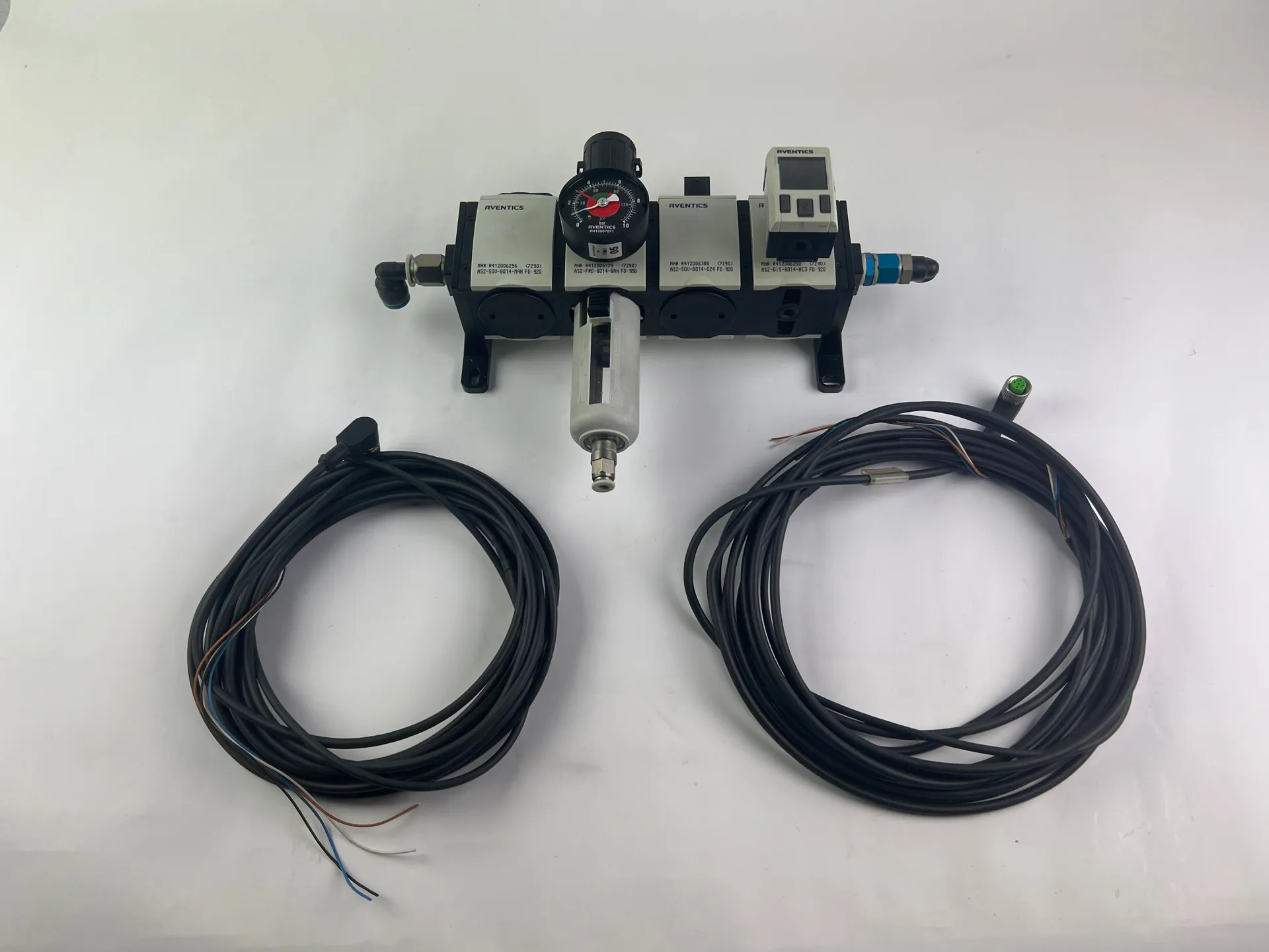 Aventics Pressure Regulating Valves R412006256 R412006175 R412006380 R412006250 + R412010767 + 2x 6,5m Cables - Image 1
