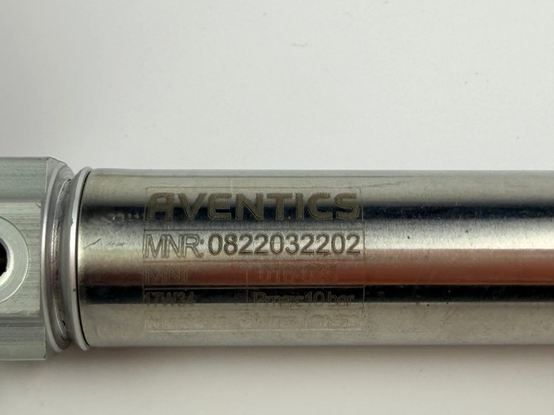 1x Aventics 0822032202 Pneumatic Cylinder – Double Acting – Max 10 Bar - Thumbnail 2