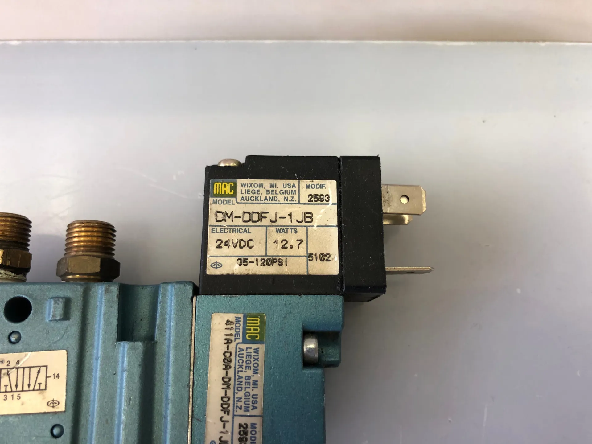MAC Solenoid Valve 411A-C0A-DM-DDFJ-1JB With DM-DDFJ-1JB - Thumbnail 2