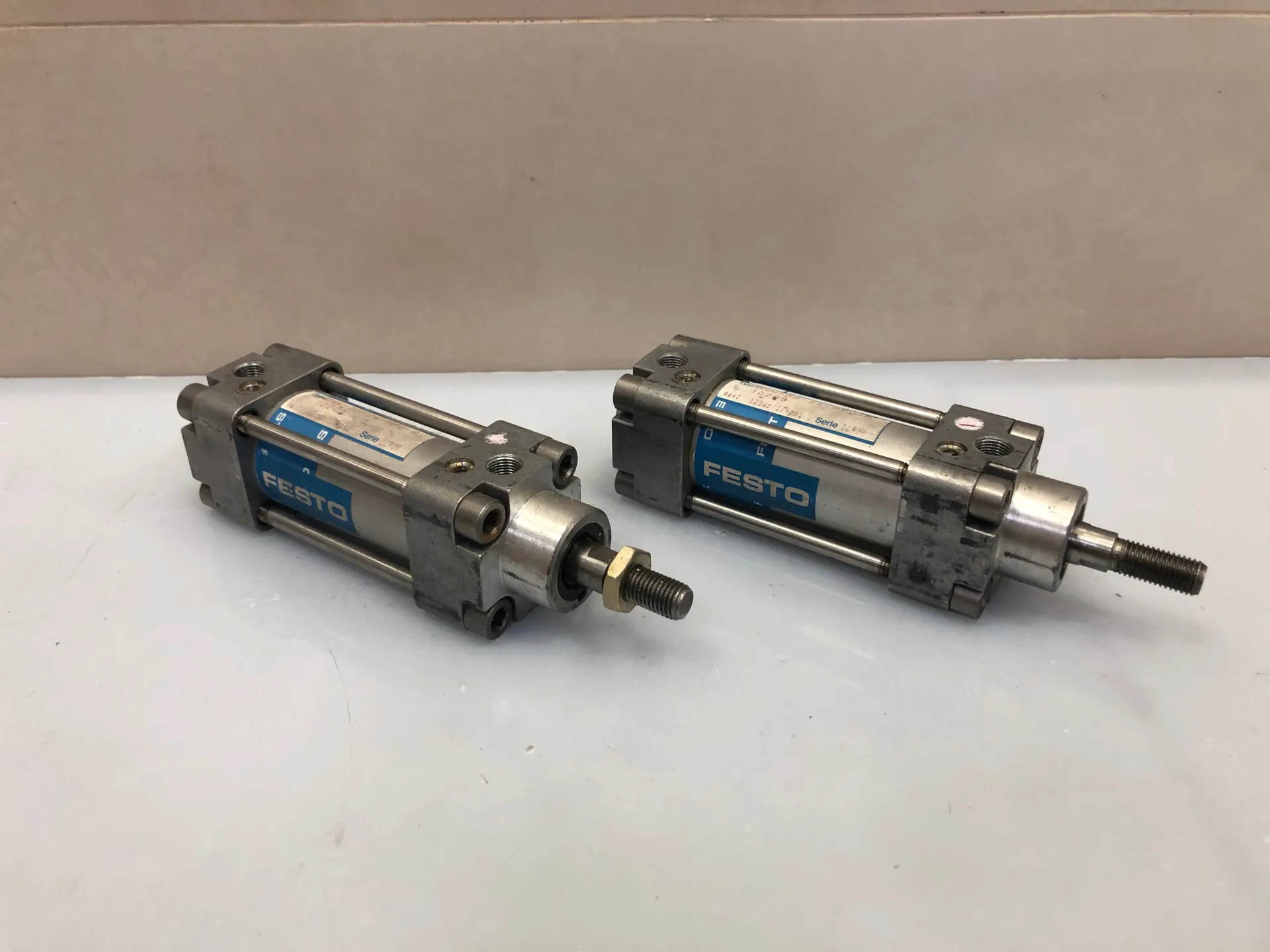 1x FESTO DNN-32-25-PPV-A 10209 Compact Pneumatic Cylinder – 32mm Bore 25mm Stroke - Thumbnail 2