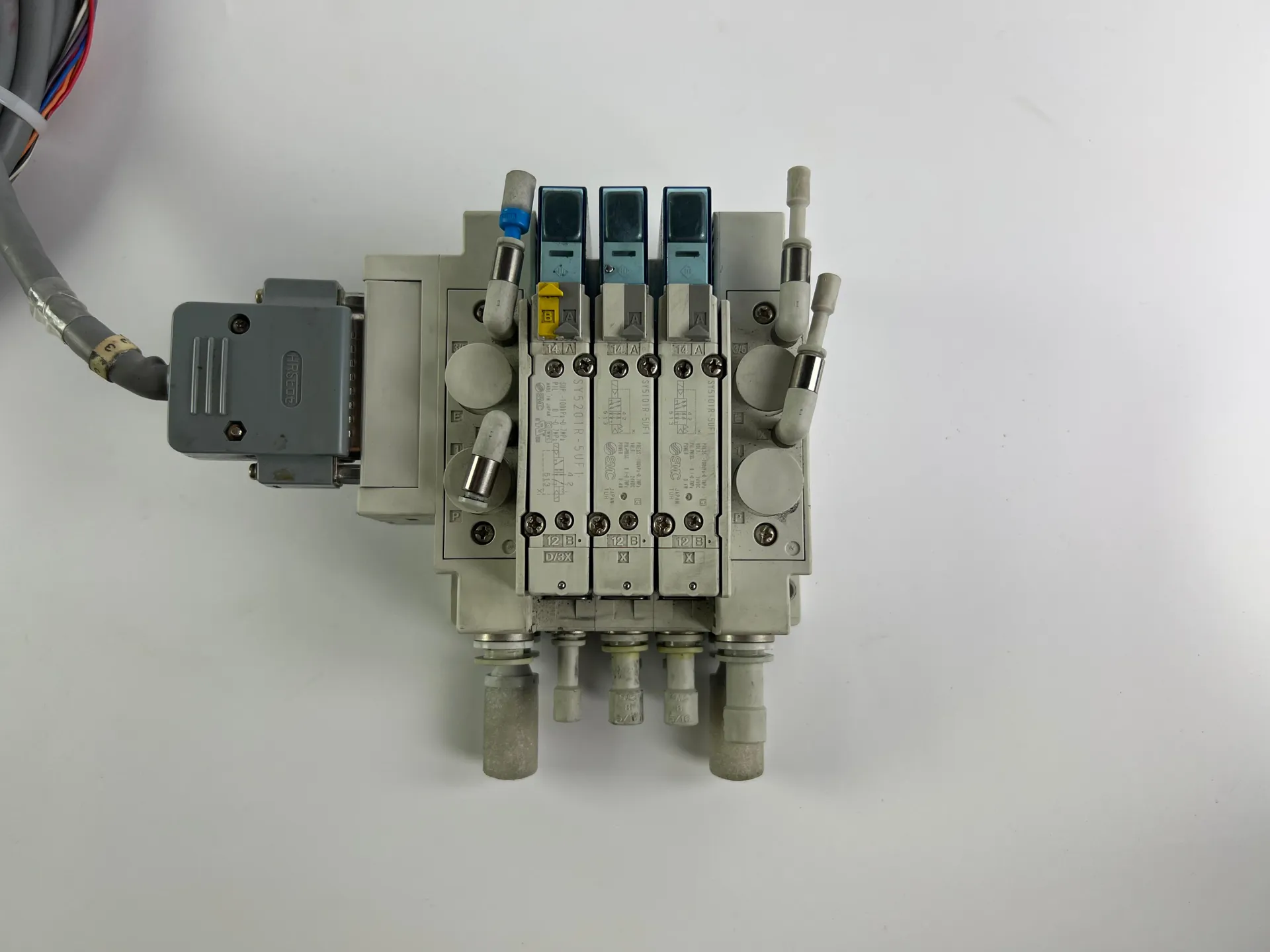 SMC SS5Y5-10-5880 Manifold + 2x SY5101R-5UF1 + 1x SY5201R-5UF1 Valves - Thumbnail 4