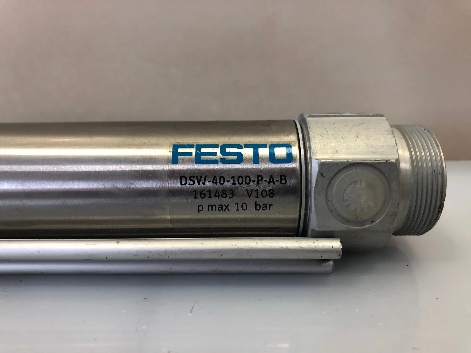 1x Festo DSW-40-100-P-A-B 161483 Pneumatic Cylinder 40mm Bore 100mm Stroke - Thumbnail 3