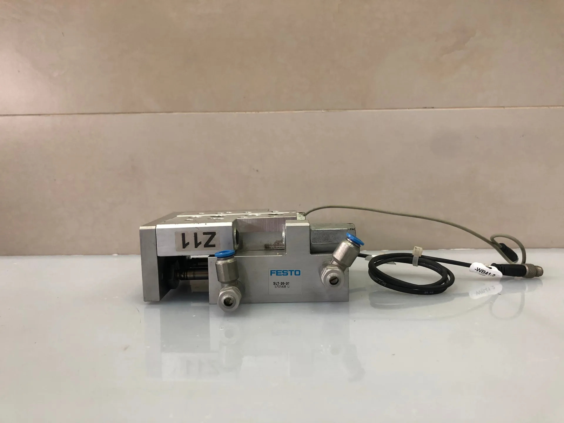 FESTO SLT-20-20-P-A 170568 Mini Pneumatic Slide - Thumbnail 2