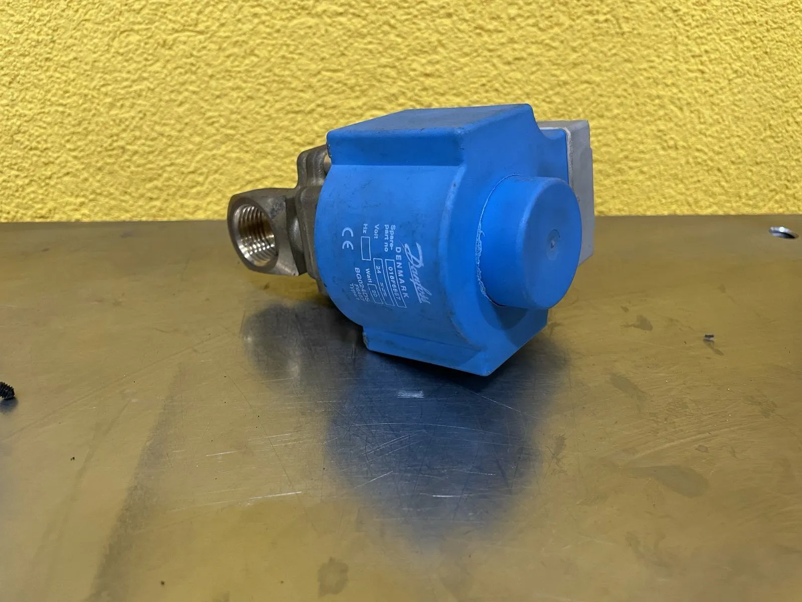 018F6857 Danfoss COIL D.C. 24V 20W terminal box - Thumbnail 3