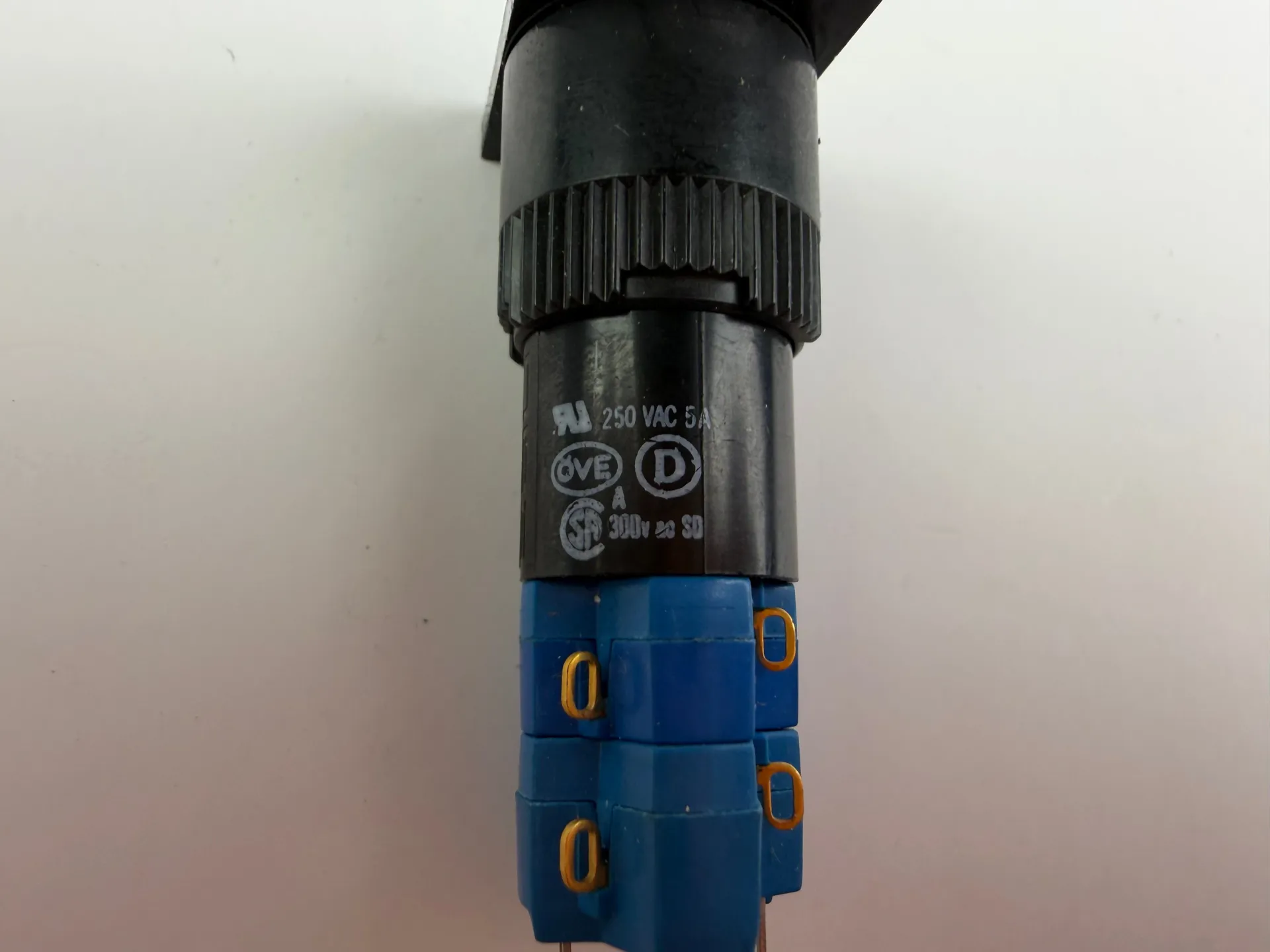 3x EAO 01-262 Pushbutton Switch - Thumbnail 3