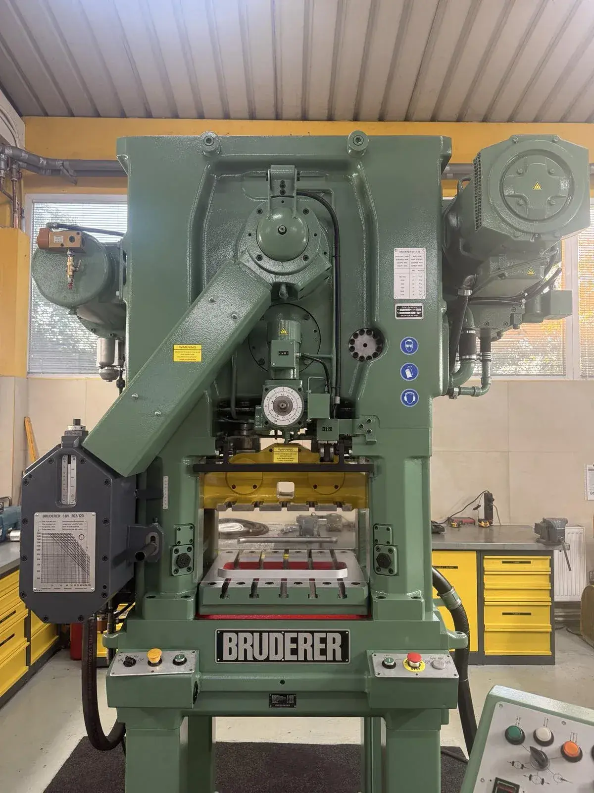 Bruderer BSTA 25 High-Speed Stamping Press 250 kN with BBV 202/120 Feeder