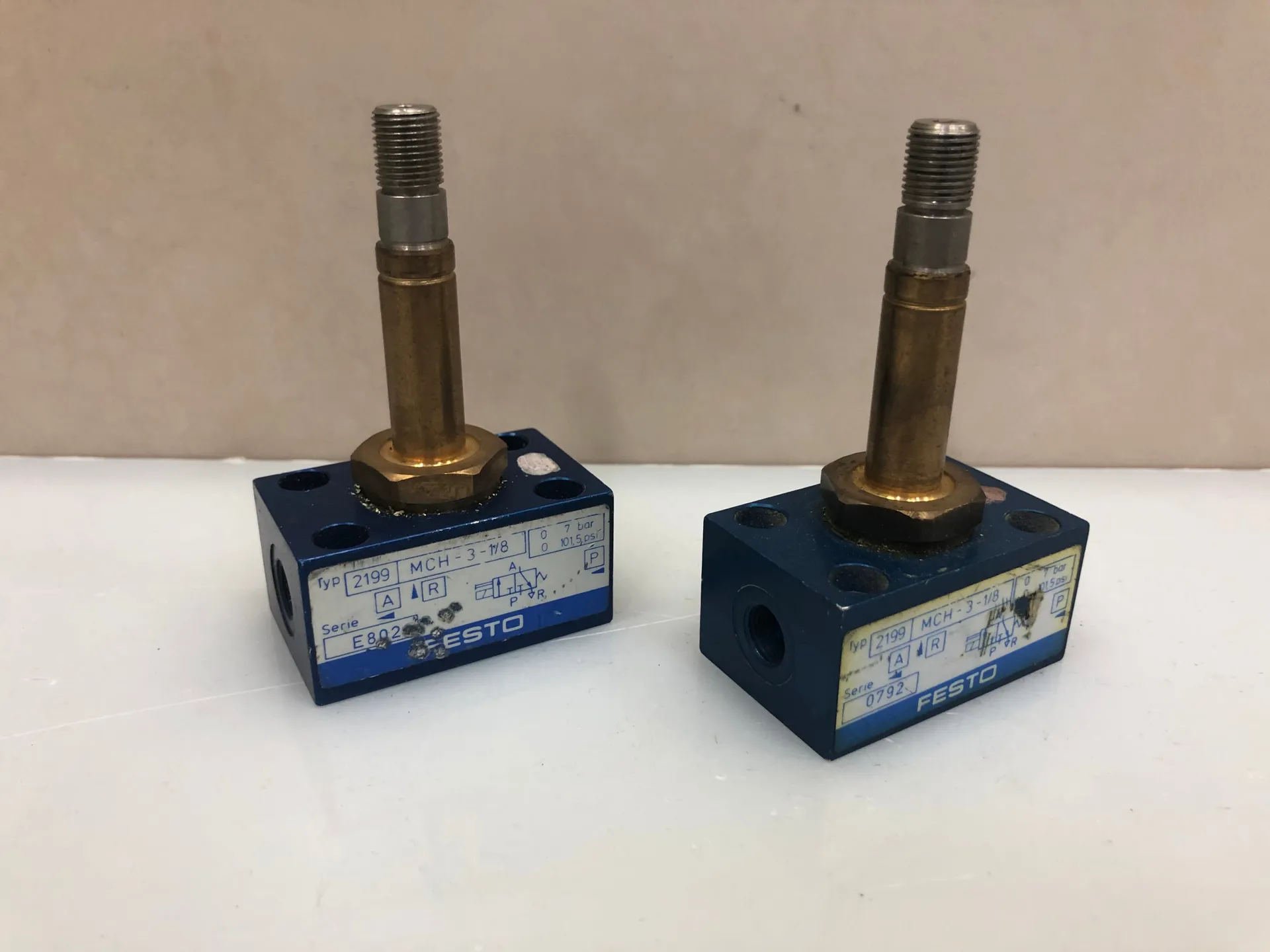 1x  Festo MCH-3-1/8 Pneumatic 3-Port Directional Valve E802 Typ 2199 – 1/8" Ports - Image 1