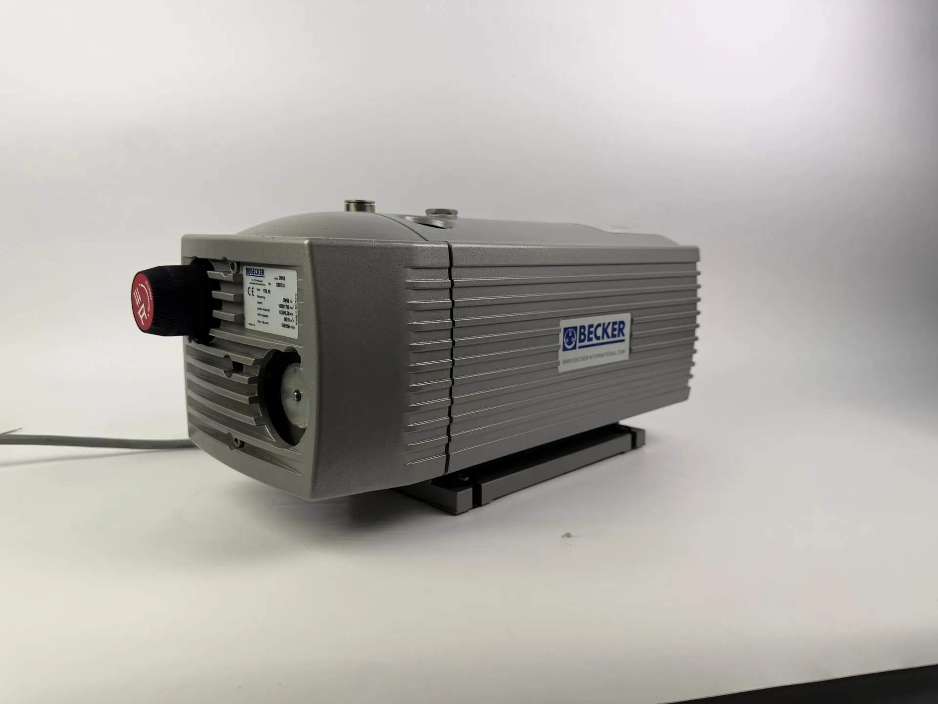 Becker VT4.16 Rotary Vane Vacuum Pump 0.55/0.70kW 16-19 m³/h 3-Phase 2018 - Thumbnail 13