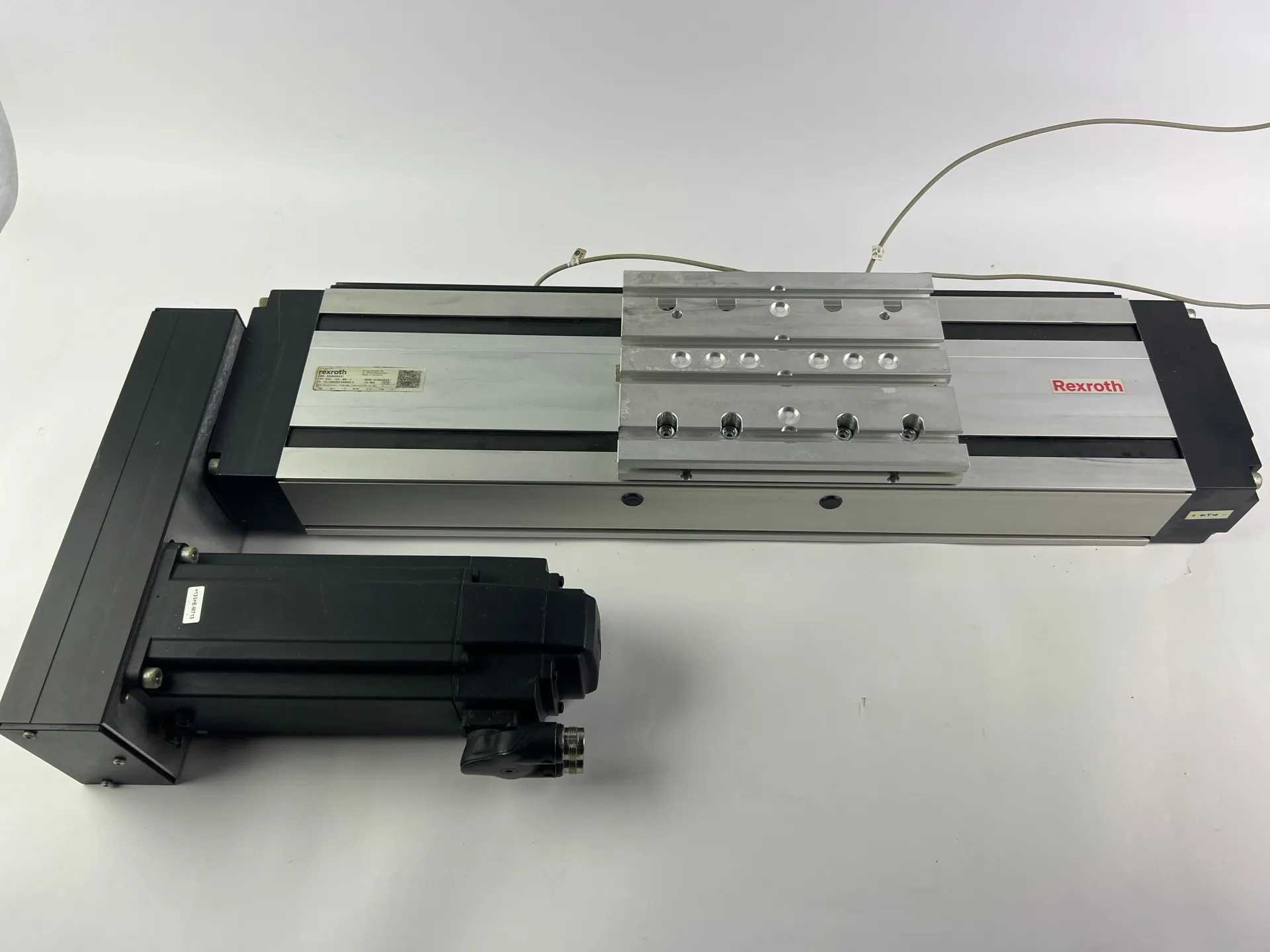 Rexroth R030520401 CKK-145-NN-1 Compact Module + R911384533 MS2N04-D0BQN-BMDH0-NNNNE-NN Motor + 2 Cables + 2 Sensors - Thumbnail 3