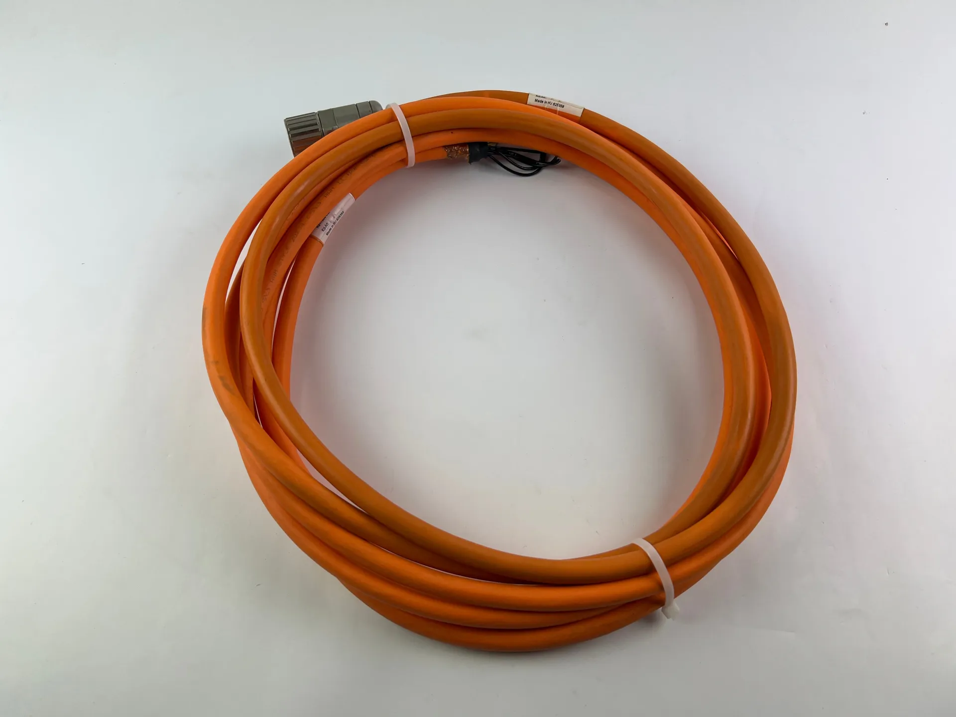 Rexroth R030520400 CKK-110-NNG1 Compact Module + R911306060 MSK040C-0600-NN-M1-UG0-NNNN Motor + 2 Cables + 2 Sensors - Thumbnail 15