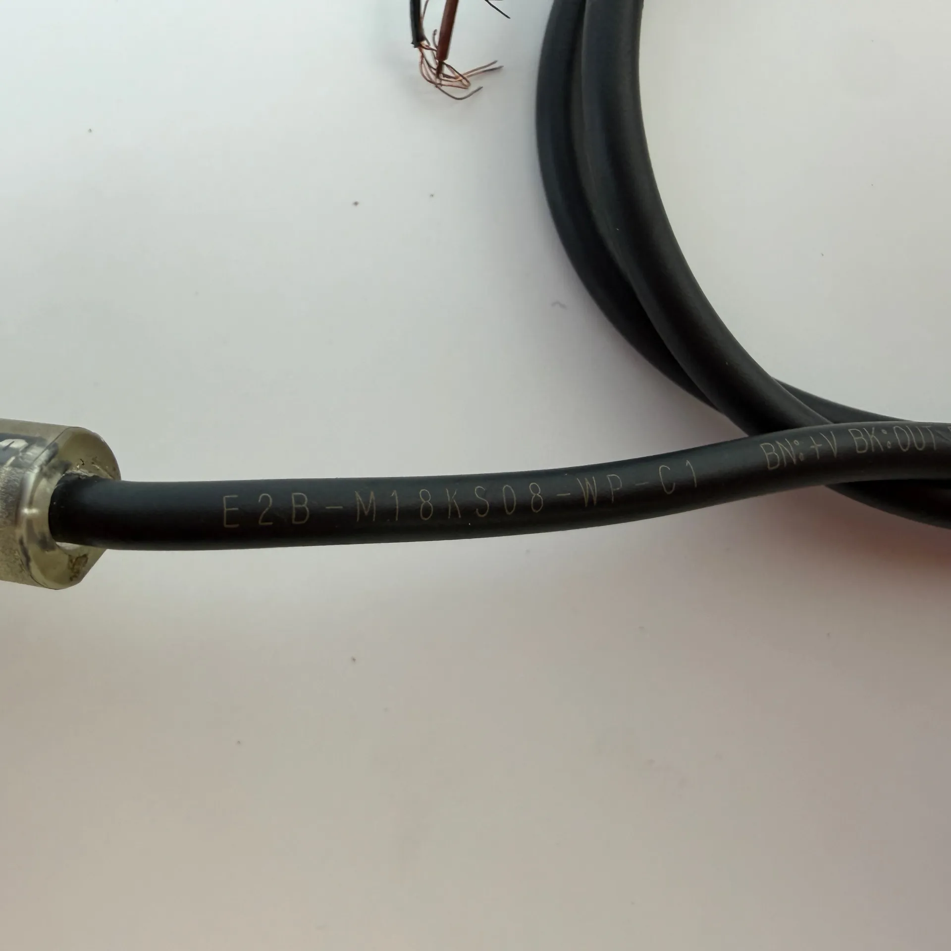 Omron E2B-M18KS08-WP-C1 Inductive Proximity Sensor M18 NPN NO 8mm – 60cm Cable - Thumbnail 5