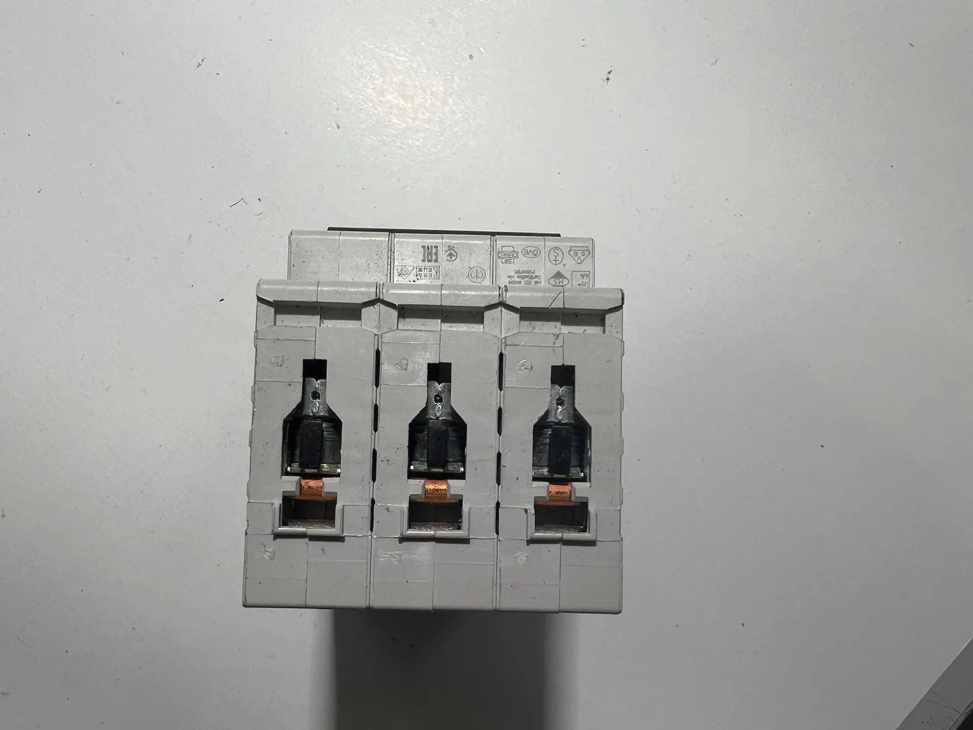 ABB 2CDS253001R0065 S203-B6 Circuit Breaker - Thumbnail 6