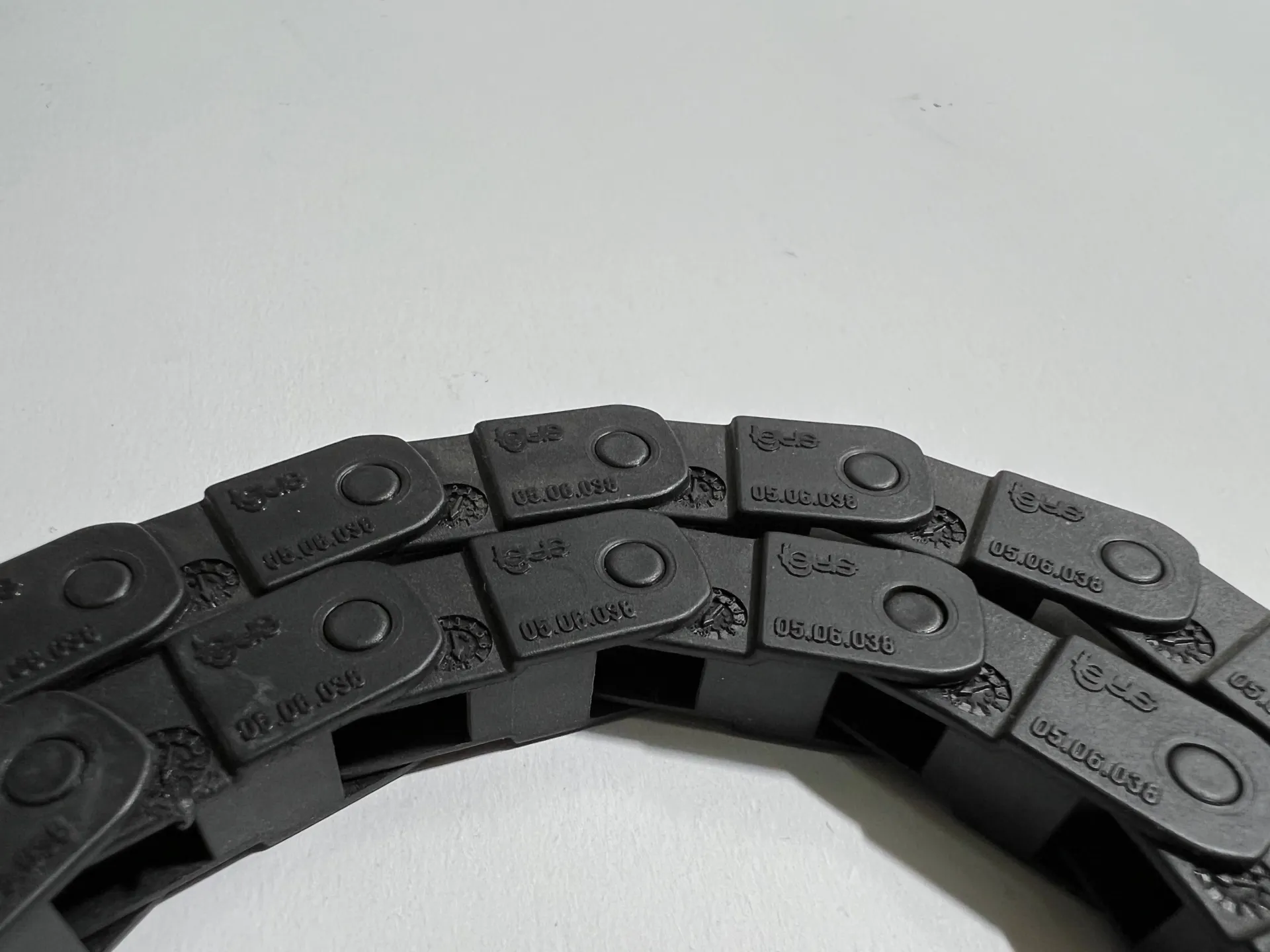 Igus 05.06.038 Energy Chain Cable Carrier – Lot of 37 Pieces - Thumbnail 2
