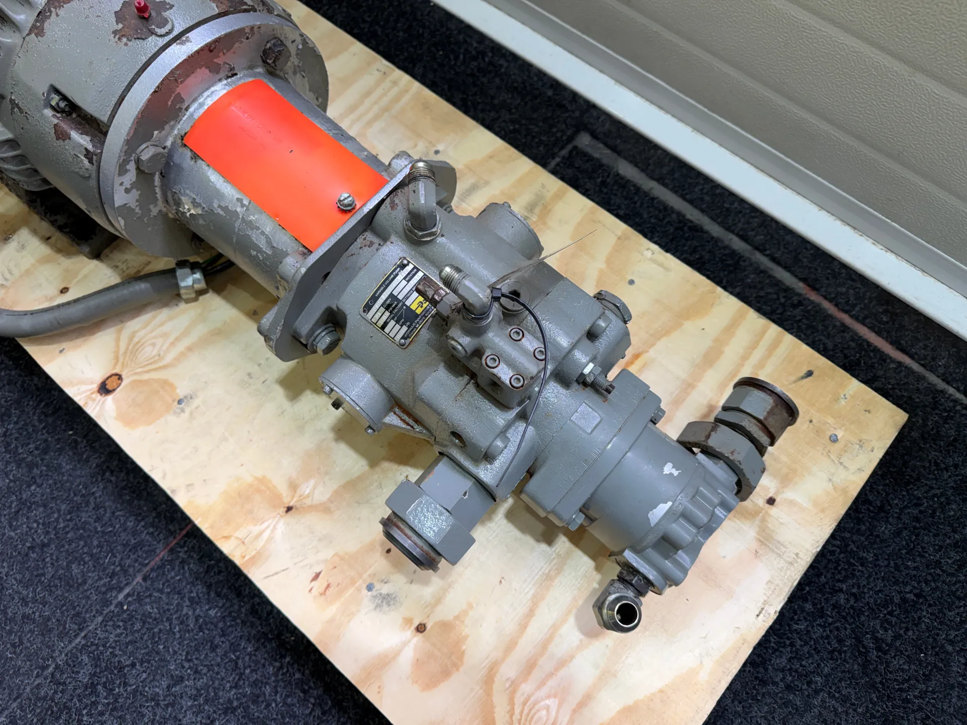 Parker PVP23303R26A2A20 Hydraulic Piston Pump + Baldor CM2333T 15HP Motor 230/460V - Thumbnail 7