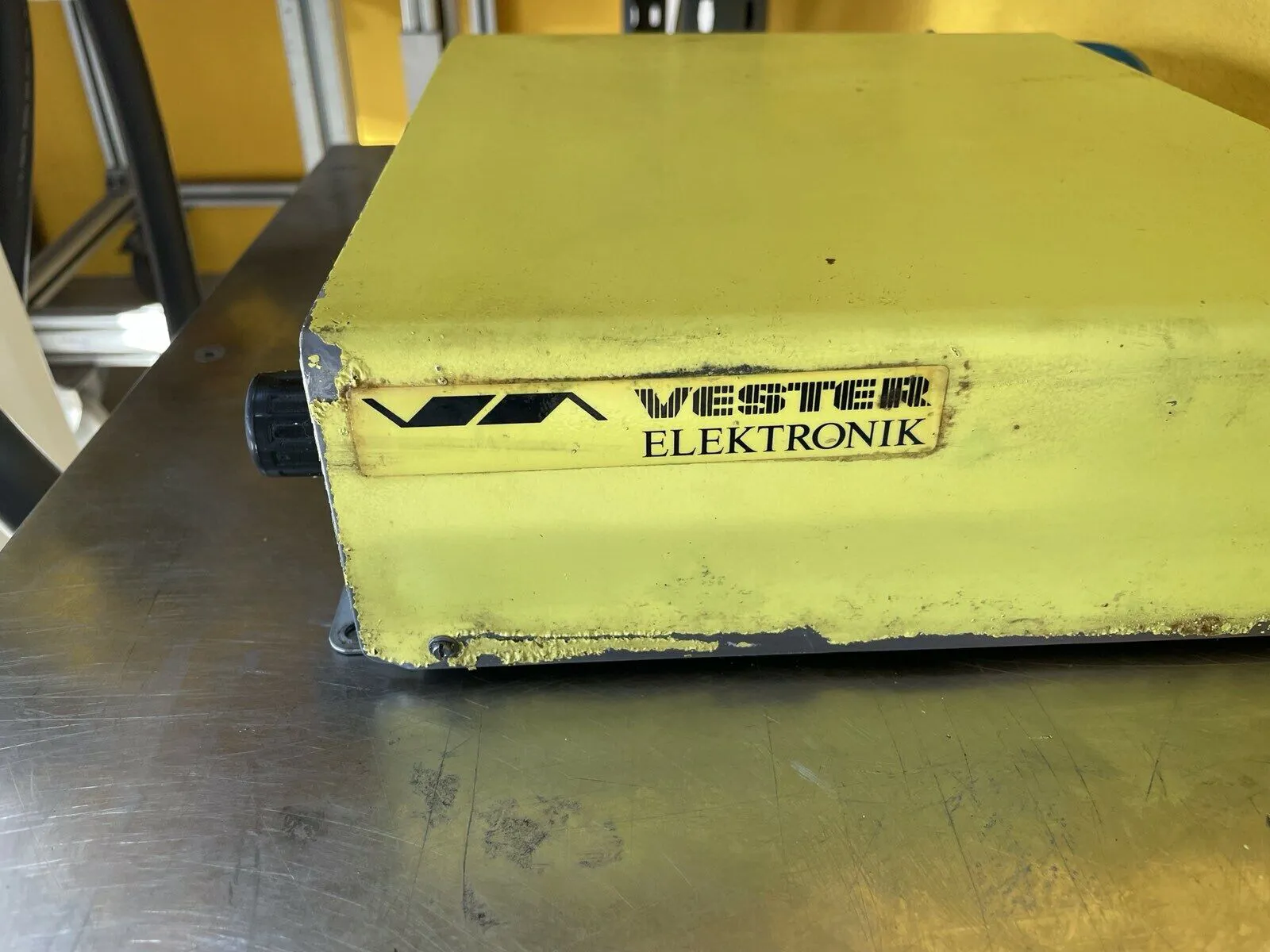 Vester Elektronik SSL A6/2 Strip oil lubricator - Thumbnail 3