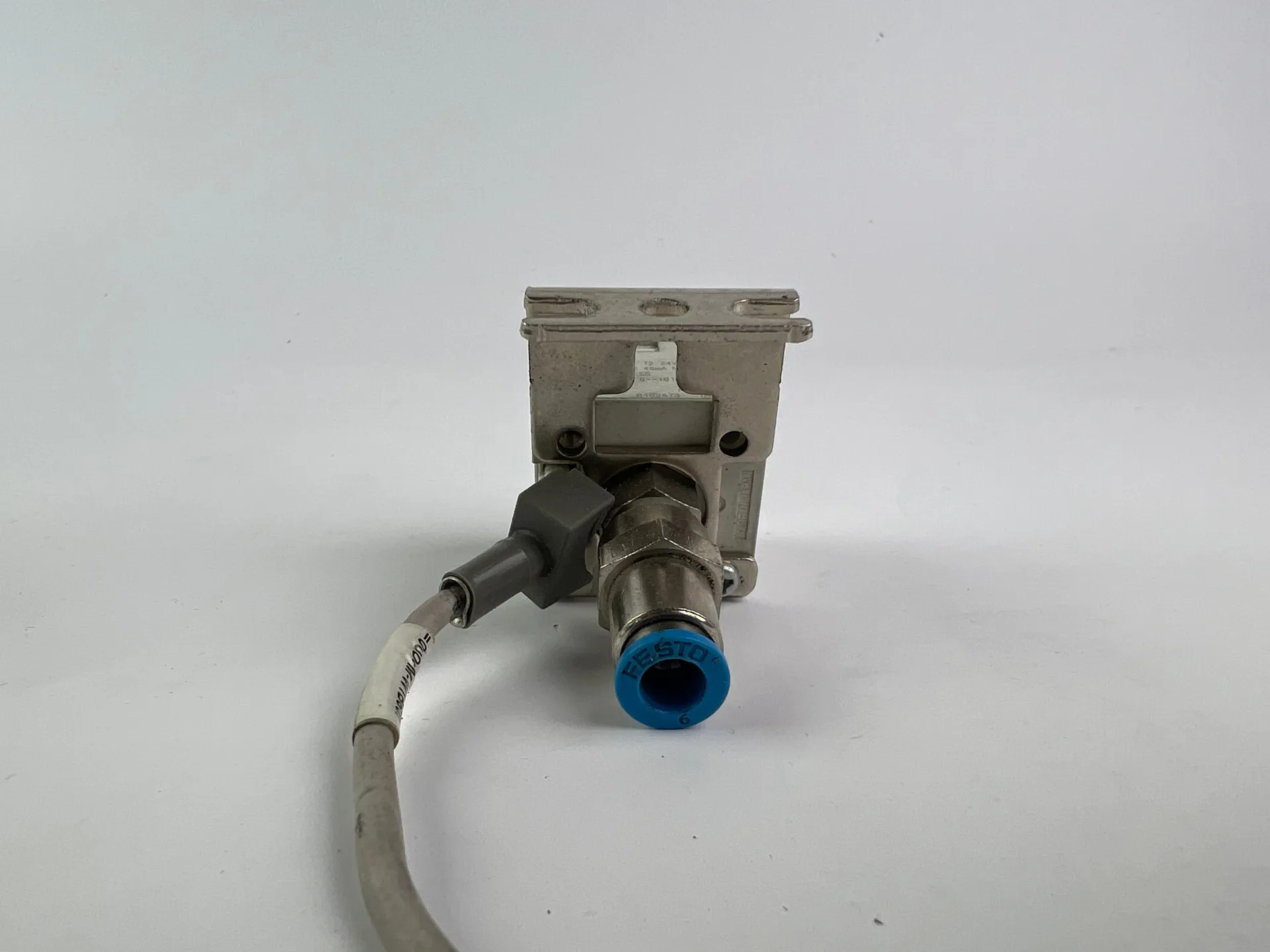 SMC ZSE30A-01-B Pressure Switch + 500cm Cable - Thumbnail 6