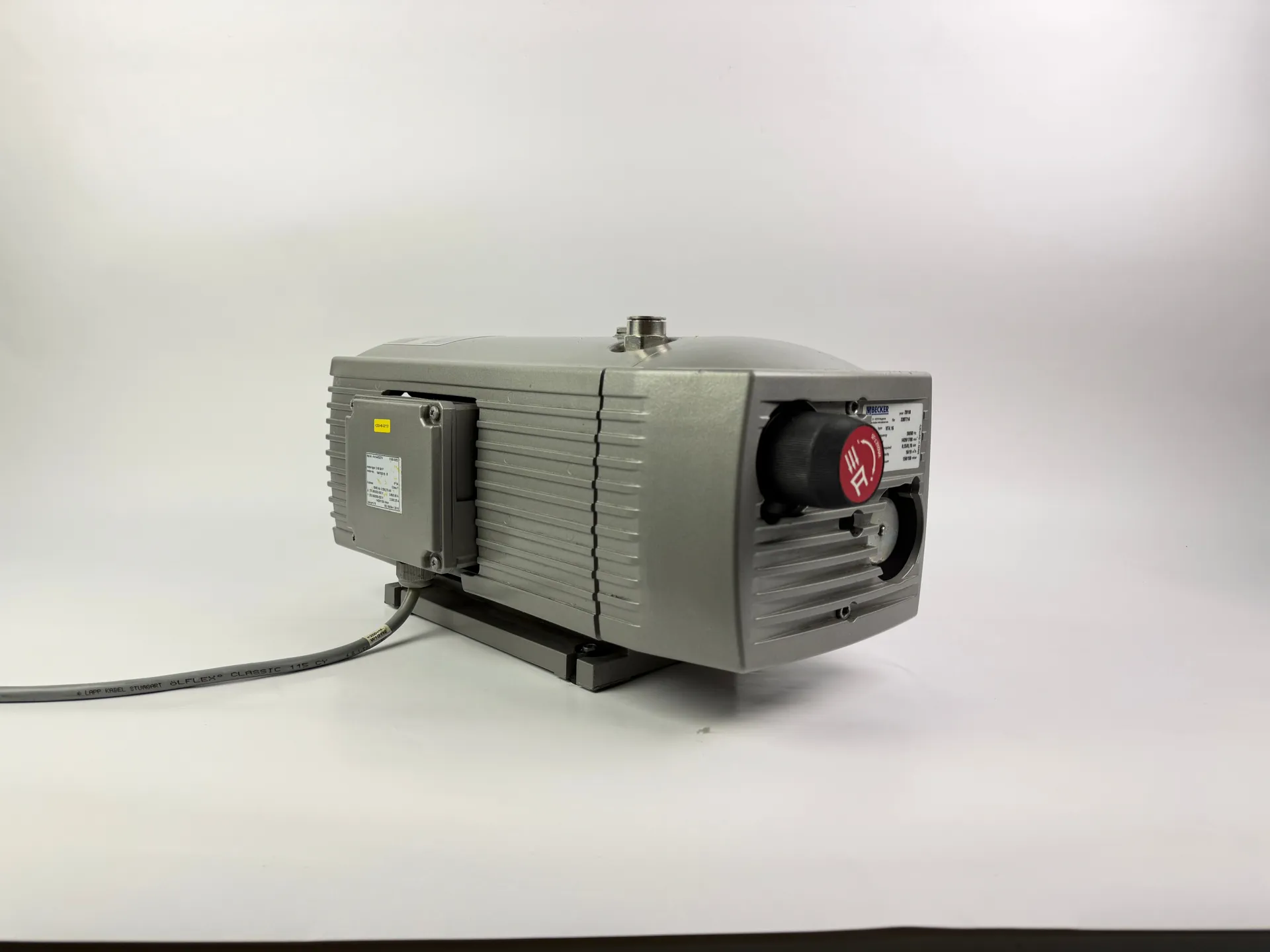 Becker VT4.16 Rotary Vane Vacuum Pump 0.55/0.70kW 16-19 m³/h 3-Phase 2018 - Thumbnail 2