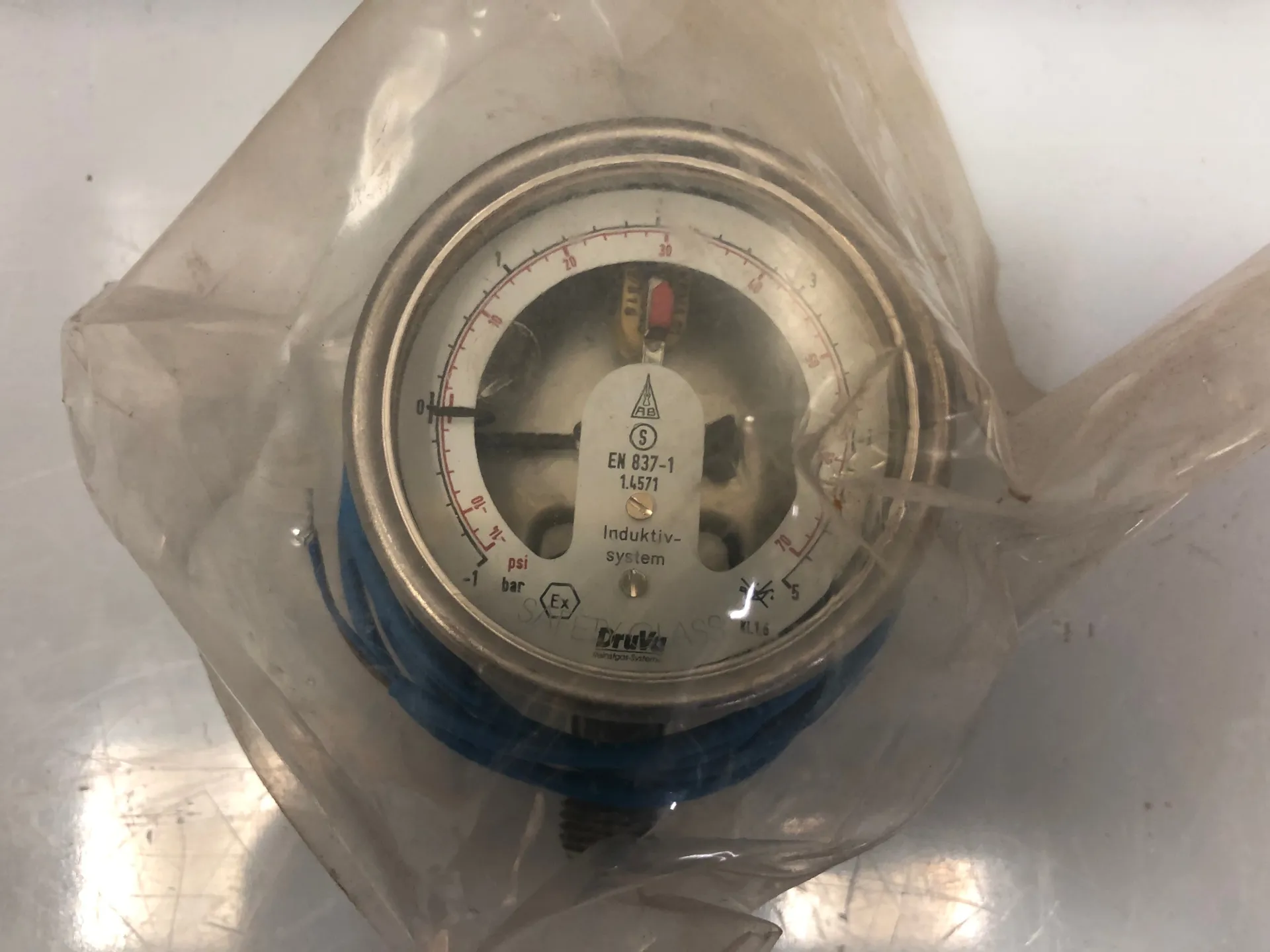 DruVa EN 837-1 Pressure Gauge with Inductive Switch – Typ I-1 Induktiv System - Thumbnail 2
