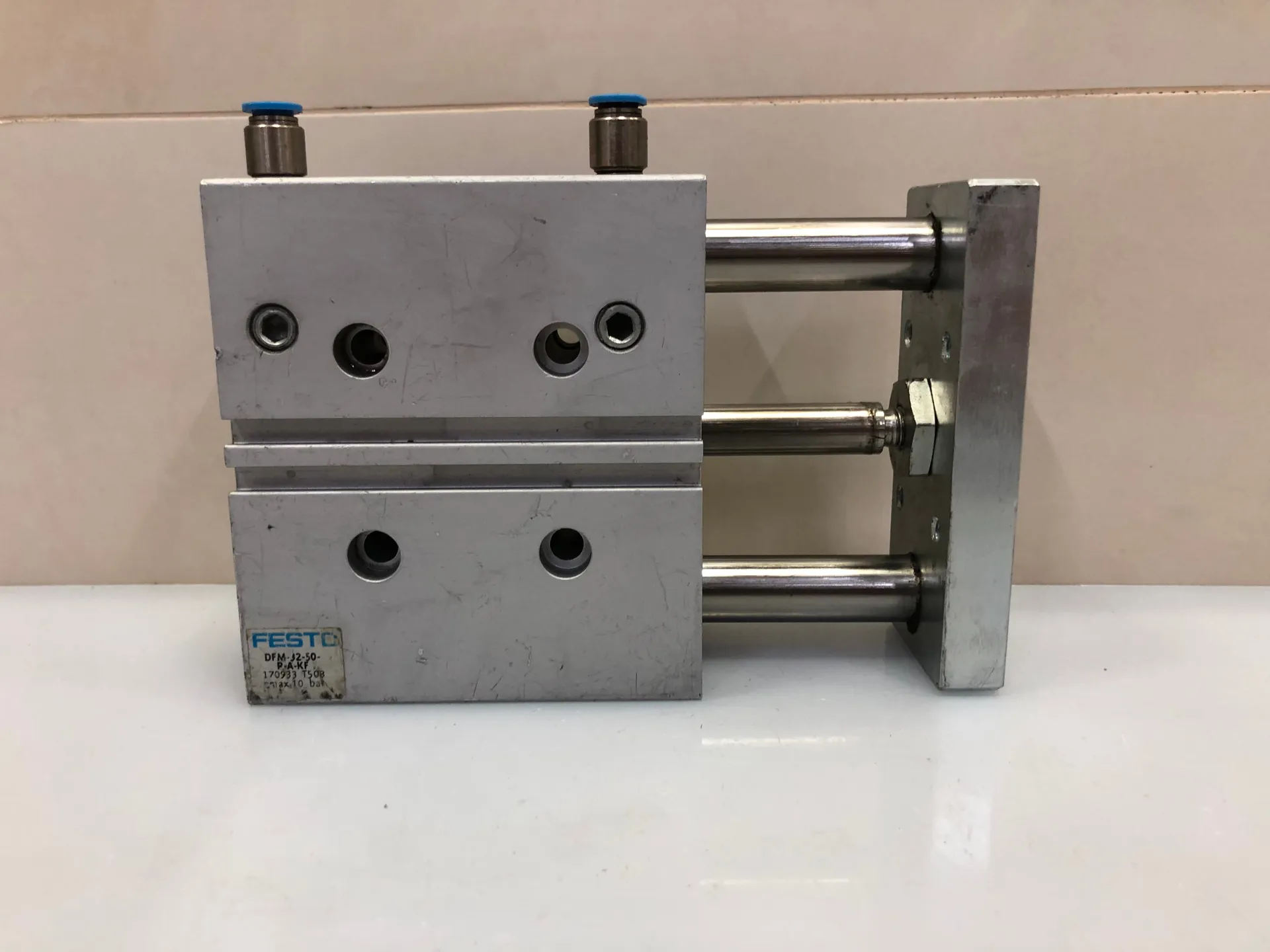 FESTO DFM-32-50-P-A-KF 170933 Guided Actuator Pneumatic Cylinder - Image 1
