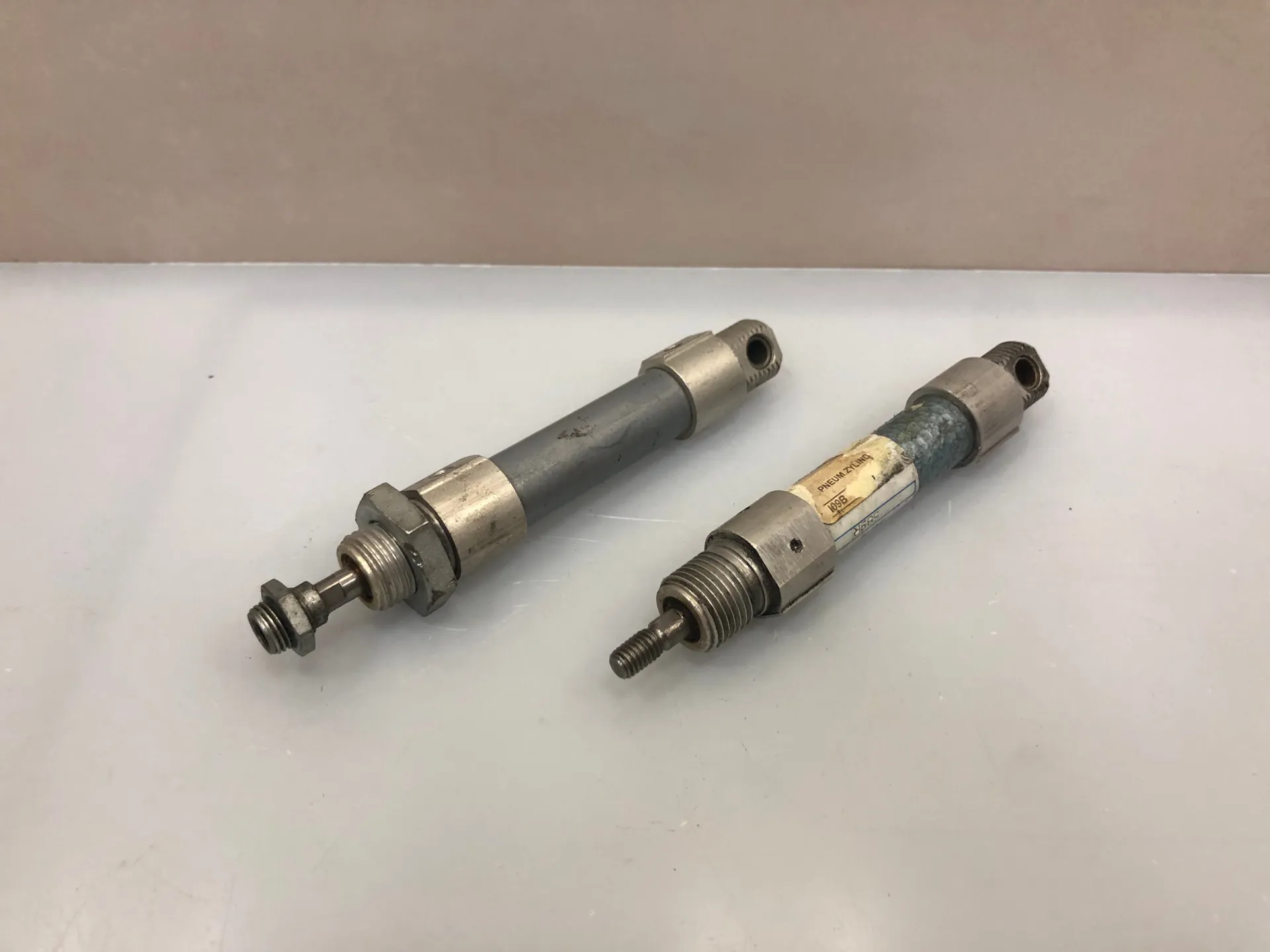 Festo Dgs-12-10-p DGS1210P 10 Bar Pneumatic Cylinder - Image 1
