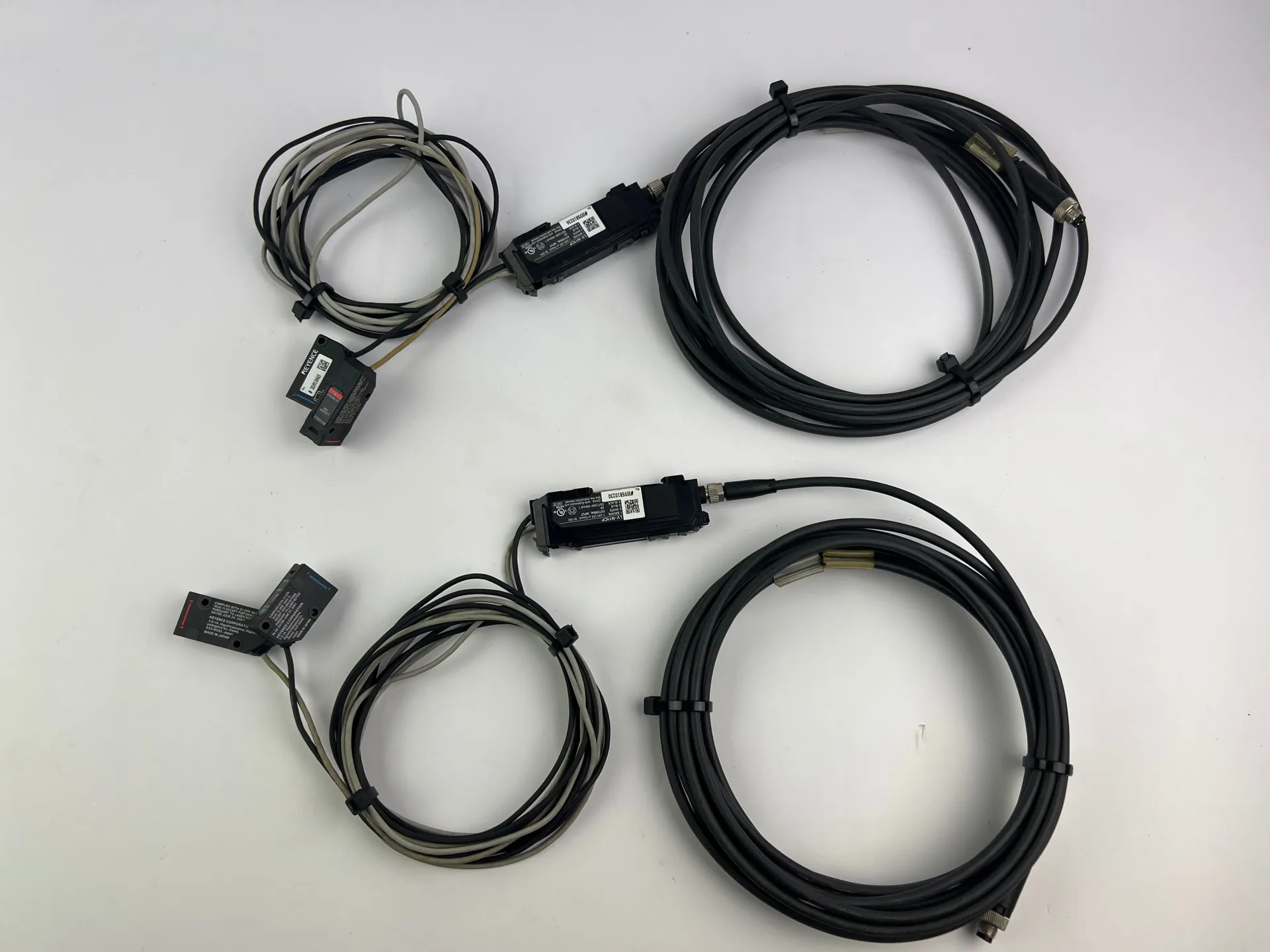 1x Keyence LV-N11CP Digital Laser Sensor + 2x LV-NH100 Sensor Heads 5m Cable - Thumbnail 11