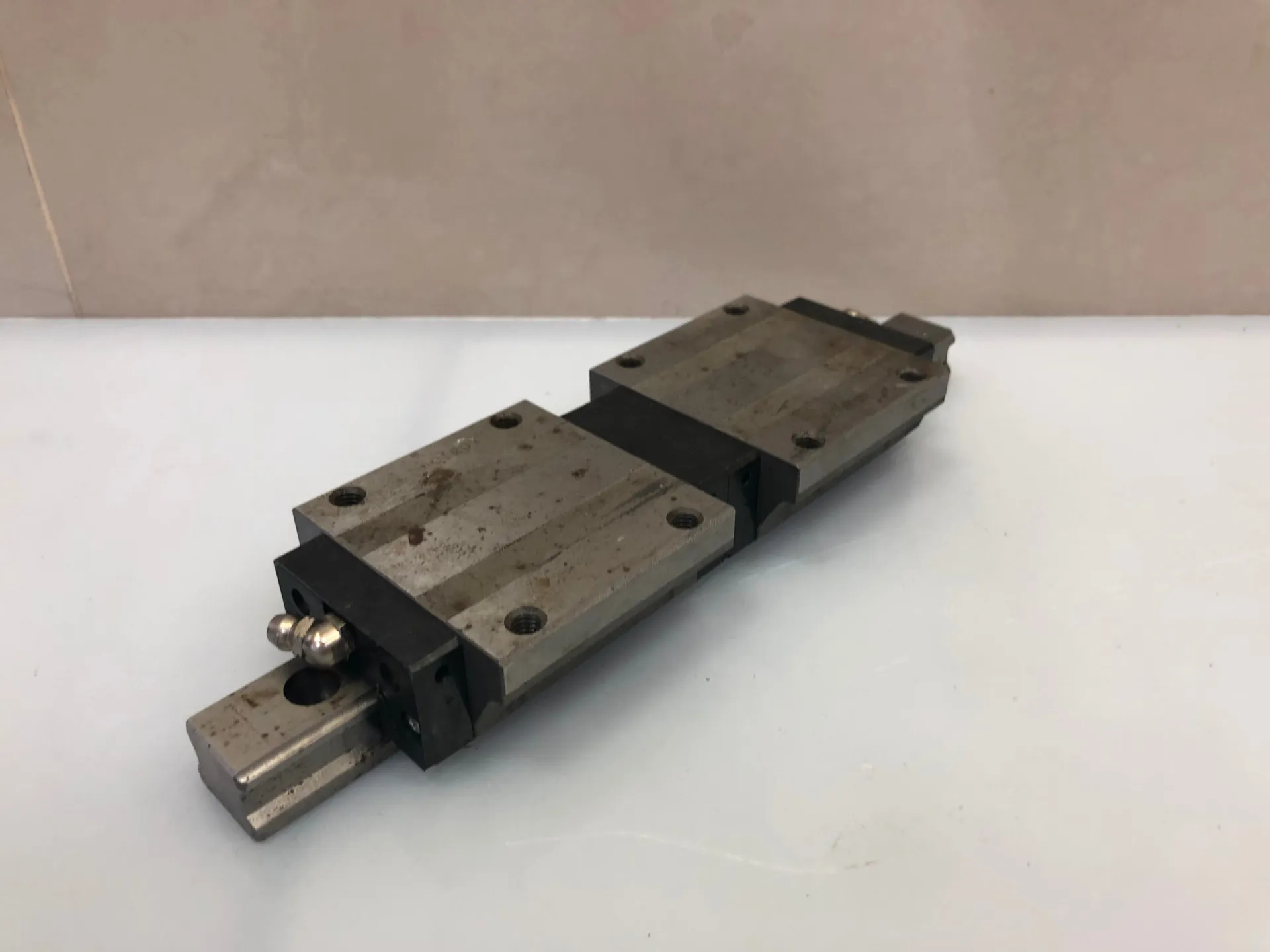 THK SHS20 Linear Guide – 2 SHS20 Bearing Blocks with 220mm Rail - Thumbnail 2