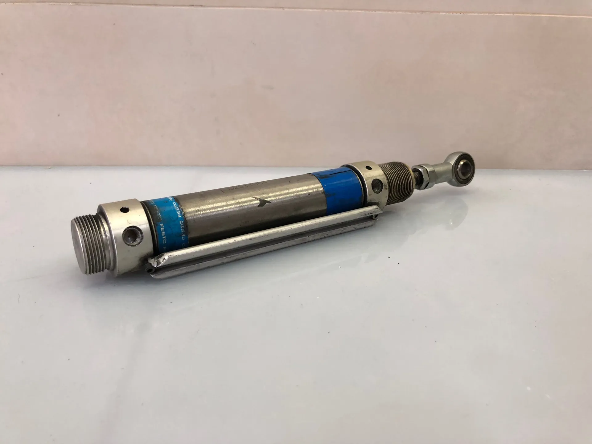 FESTO, DSW-32-80PA , CYLINDER, DOUBLE ACTING, 10BAR/145PSI. - Image 1