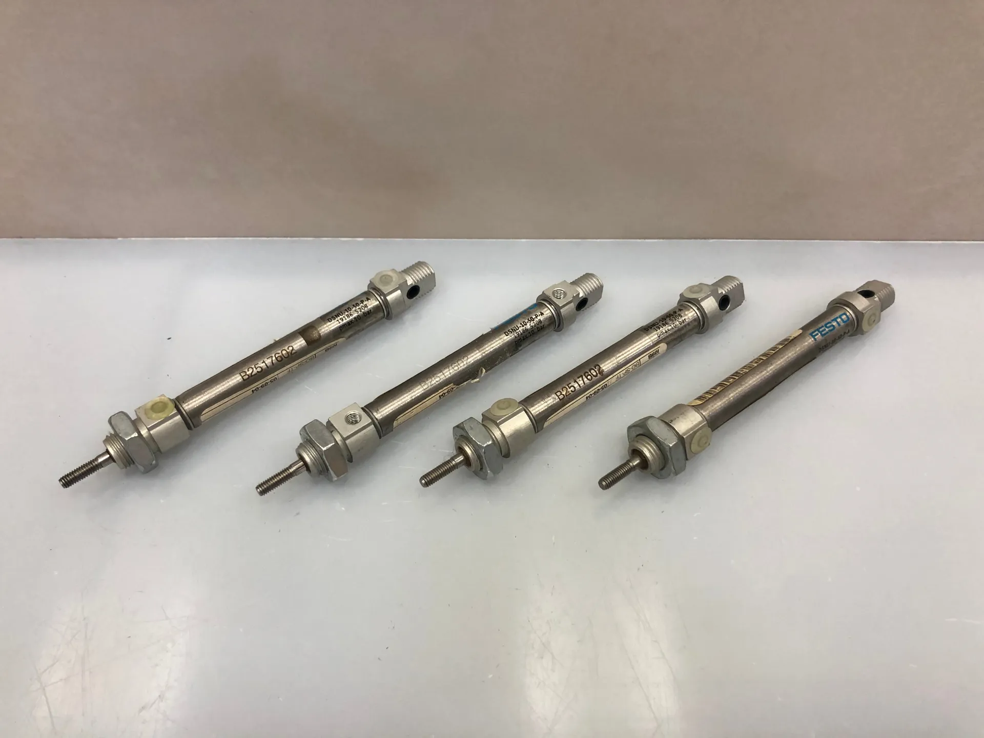 1x FESTO DSNU-10-50-P-A 19186 ISO Cylinder - Image 1
