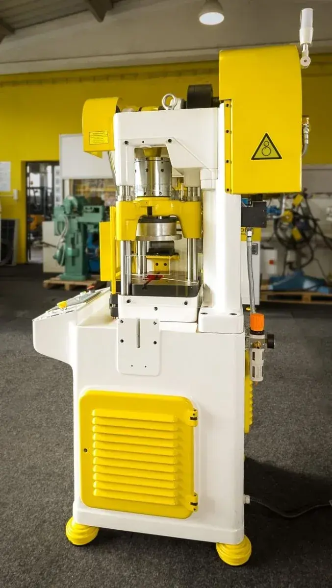 Silicon+ STA 18 High-Speed Automatic Punching Press 180 kN, 100-600 spm - Thumbnail 13