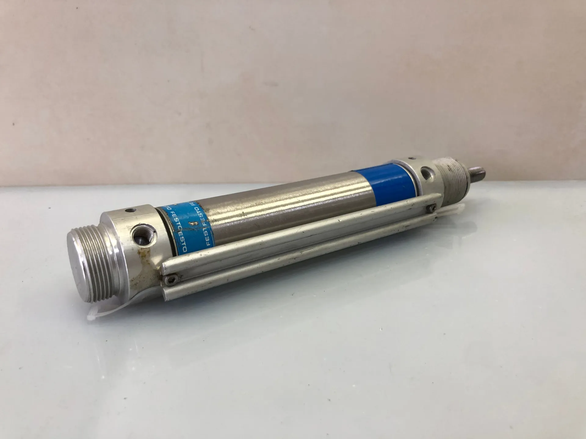 FESTO, DSW-32-80PA , CYLINDER, DOUBLE ACTING, 10BAR/145PSI. - Thumbnail 2