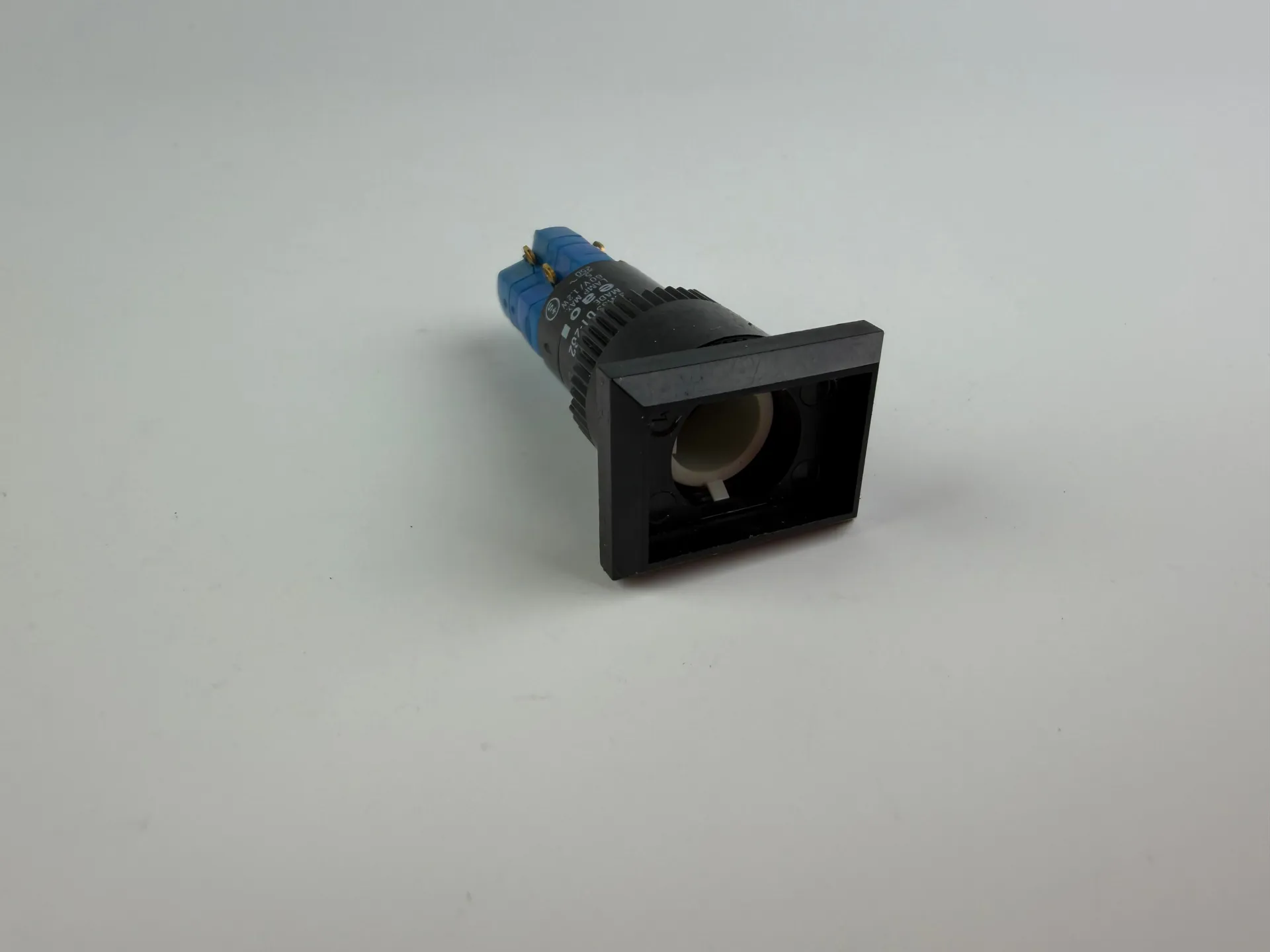 3x EAO 01-262 Pushbutton Switch - Thumbnail 6