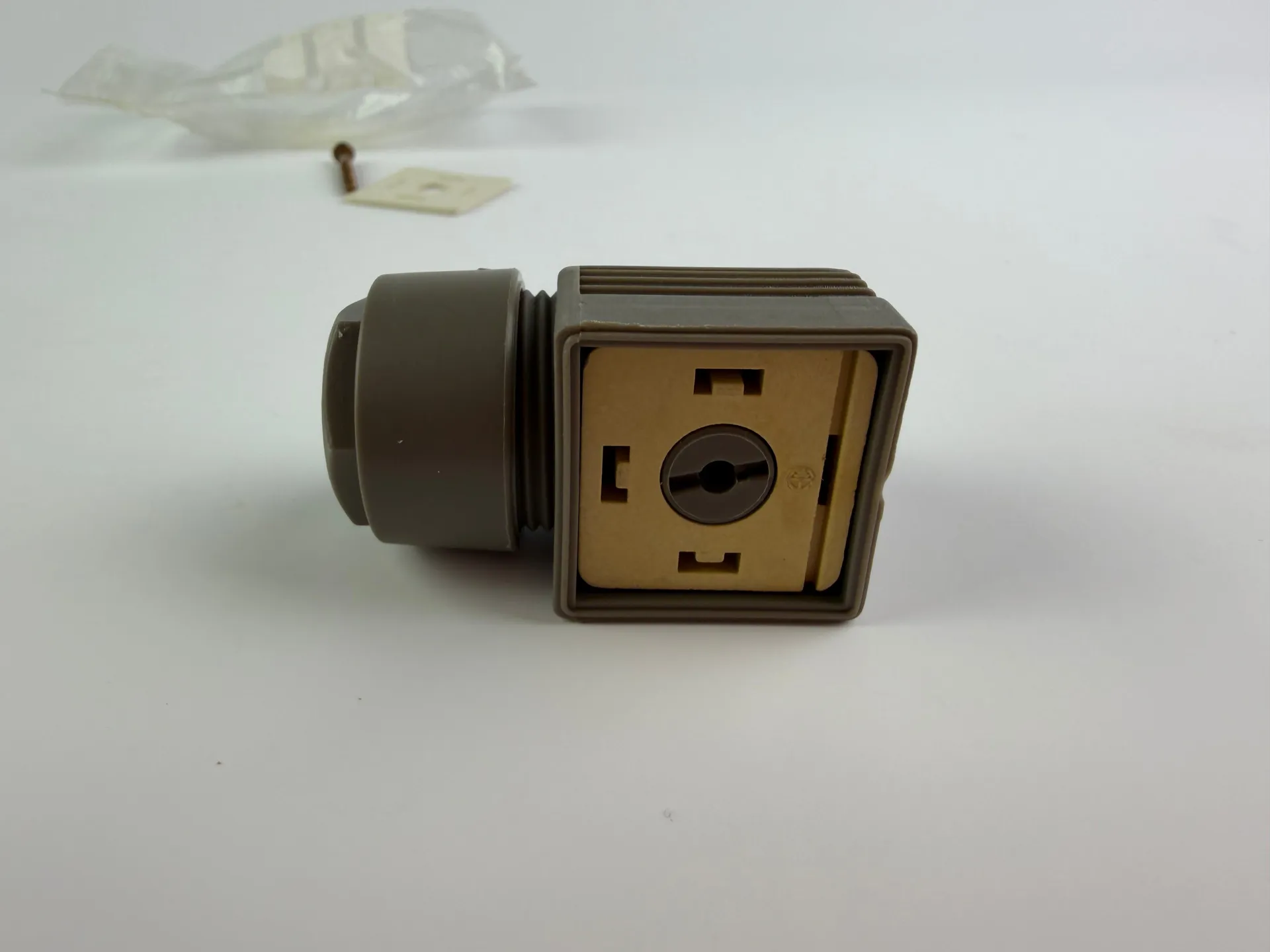 7x Industrial Rectangular Connector Housing with Cable Gland - Thumbnail 3