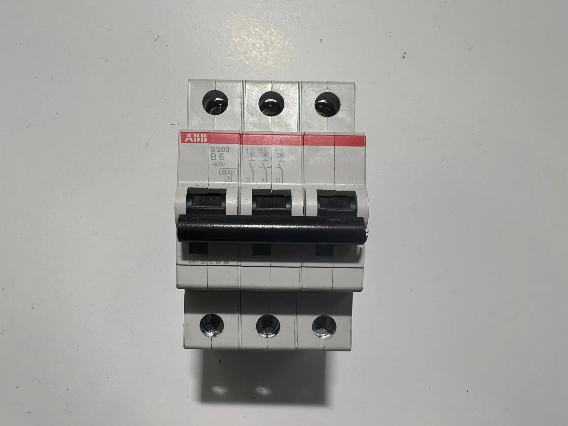 ABB 2CDS253001R0065 S203-B6 Circuit Breaker