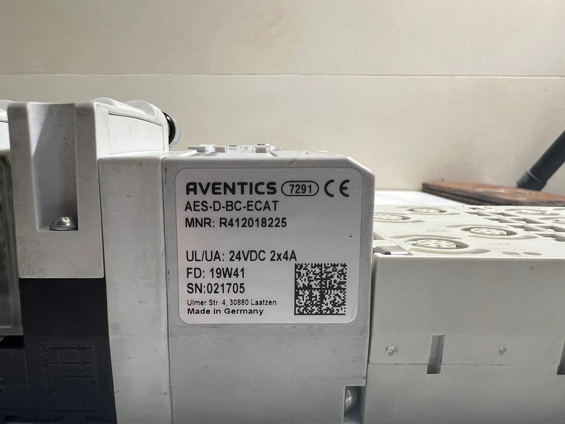 AVENTICS EtherCAT R412018225 AES-D-BC-ECAT Air Valve Island Module - Image 1