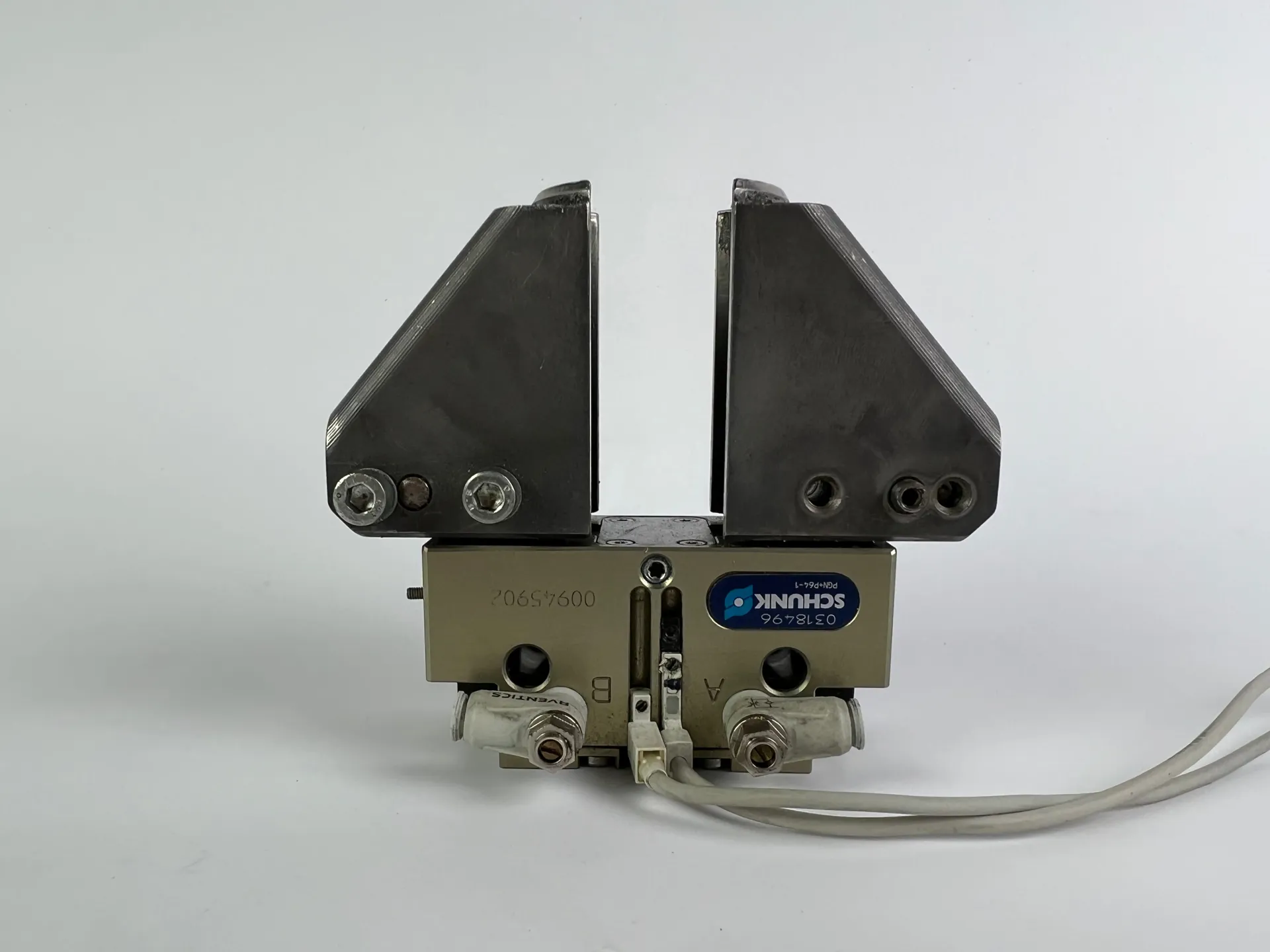 Schunk PGN+P64-1 Pneumatic Gripper 0318496 + 2x Sensors 135cm - Image 1