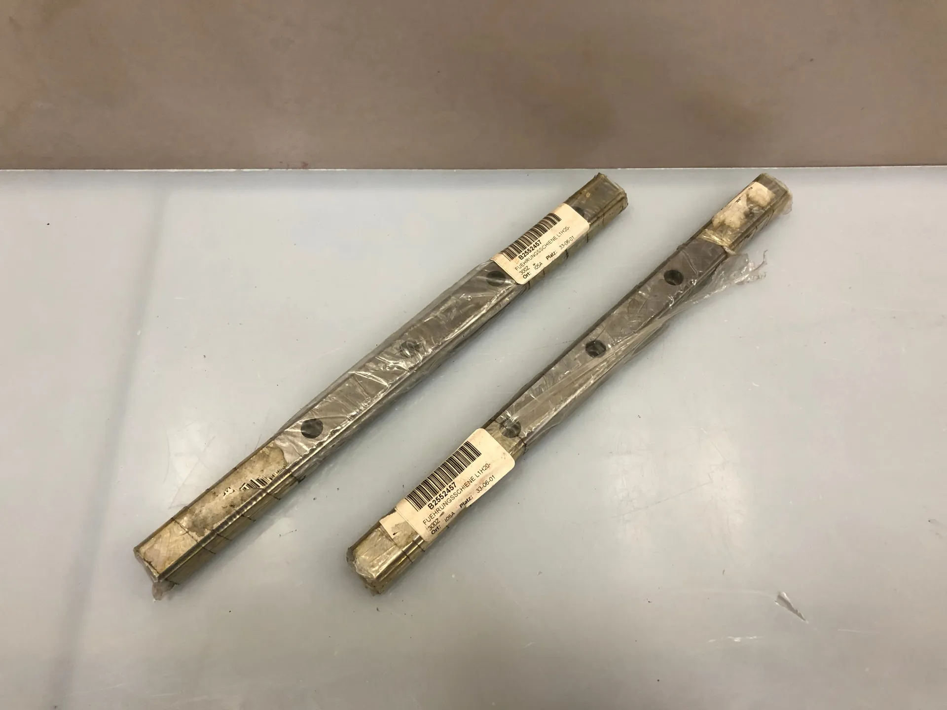 NSK L1H20-300Z Linear Motion Guide Rail – 300mm Precision Rail - Thumbnail 2