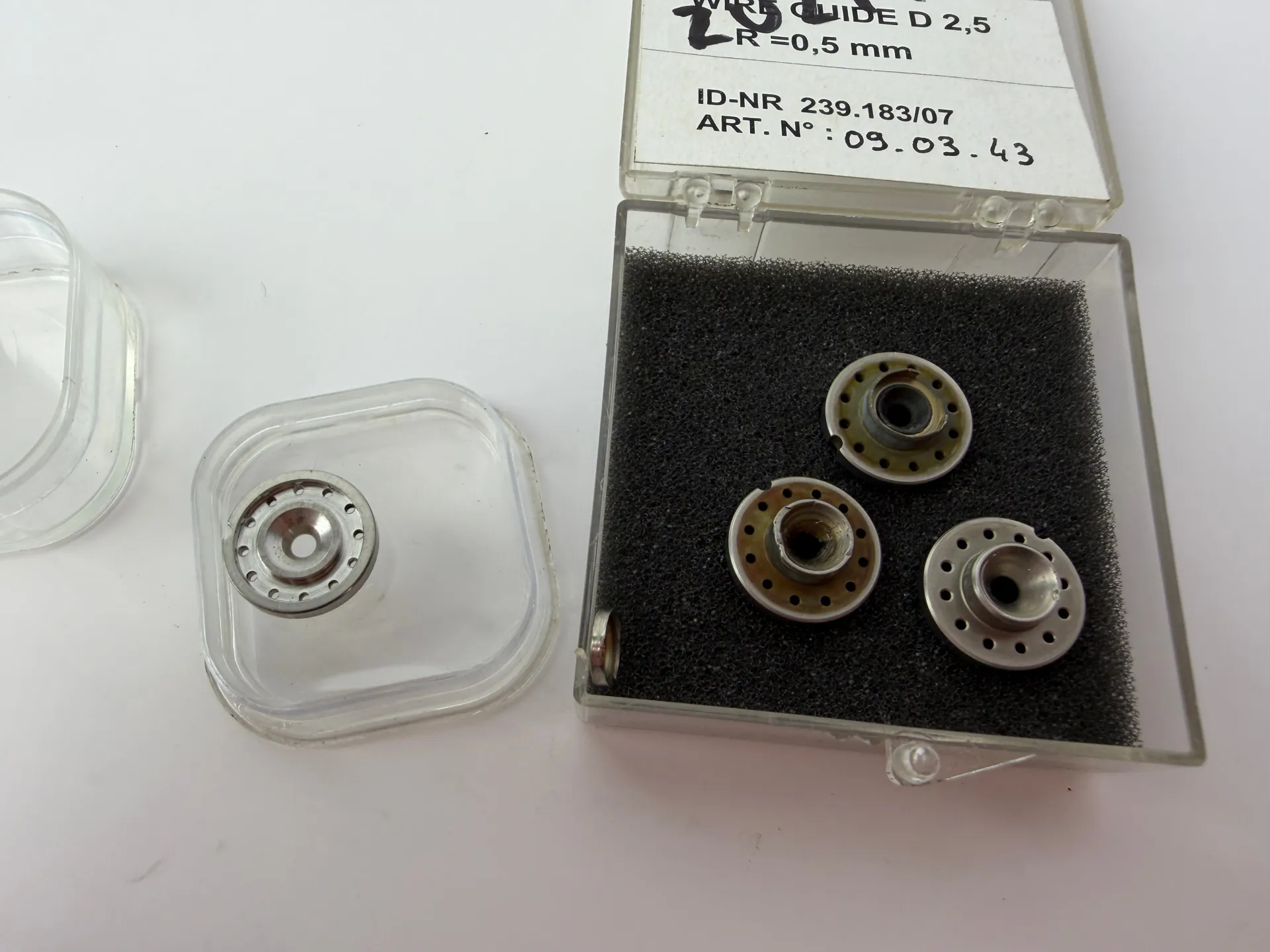 4x AGIE Wire Guide D 2.5 R0.5mm EDM Wire Guide 239.183/07 09.03.43 - Thumbnail 3