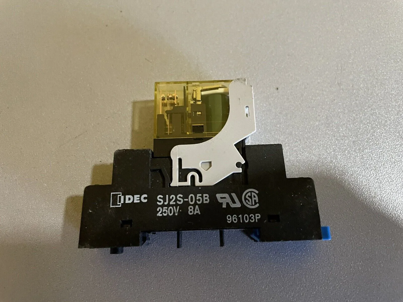 Lot of 6 Idec sj2s-05b Relay Socket, 250v, 8a - Thumbnail 2