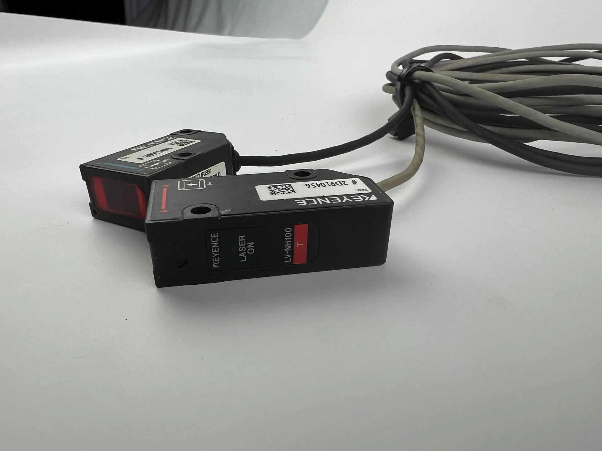 1x Keyence LV-N11CP Digital Laser Sensor + 2x LV-NH100 Sensor Heads 5m Cable - Thumbnail 6
