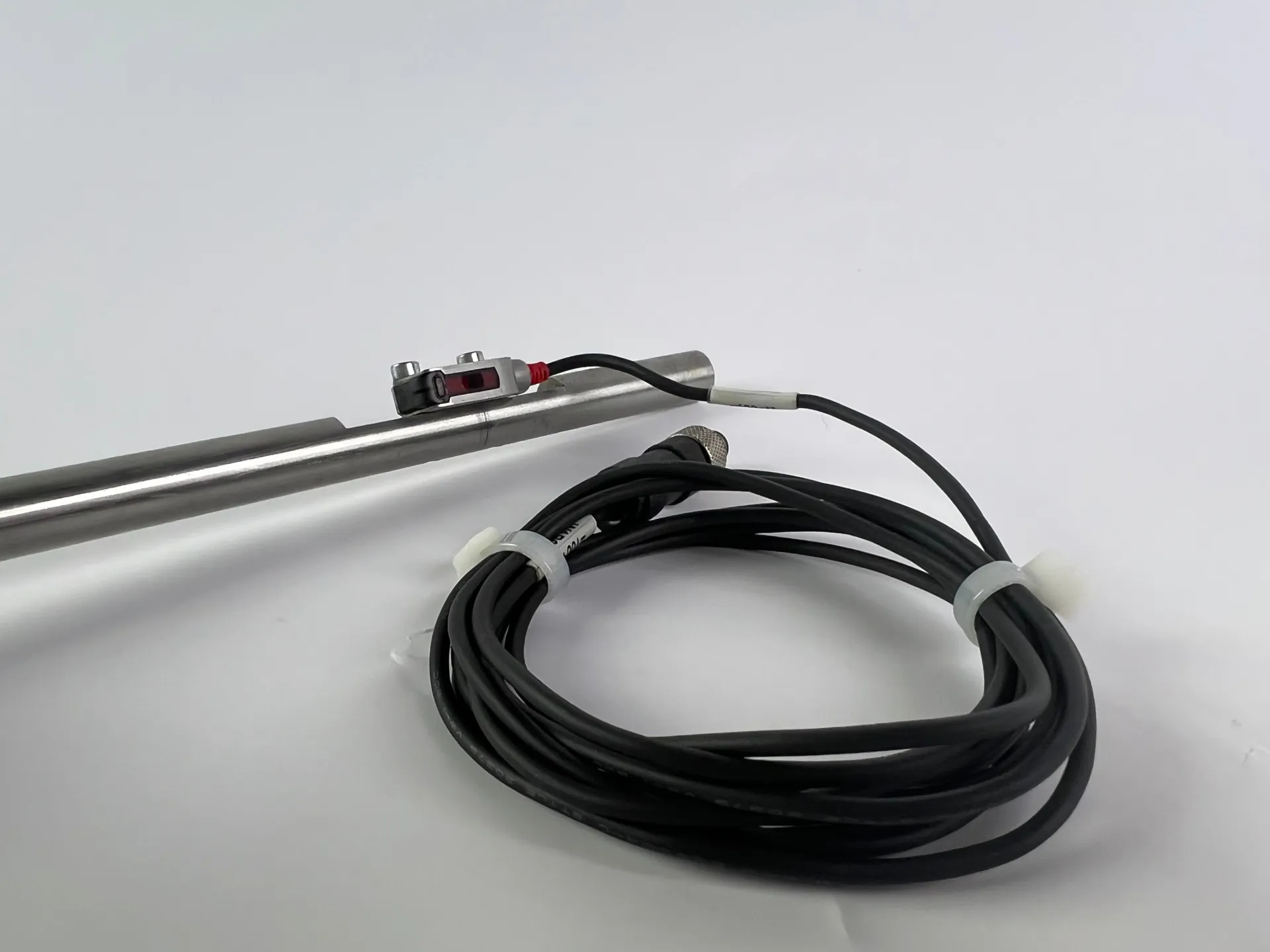 1x Keyence PR-M51P3 Photoelectric Sensor + 200cm Cable + Metal Mounting Stand - Thumbnail 5