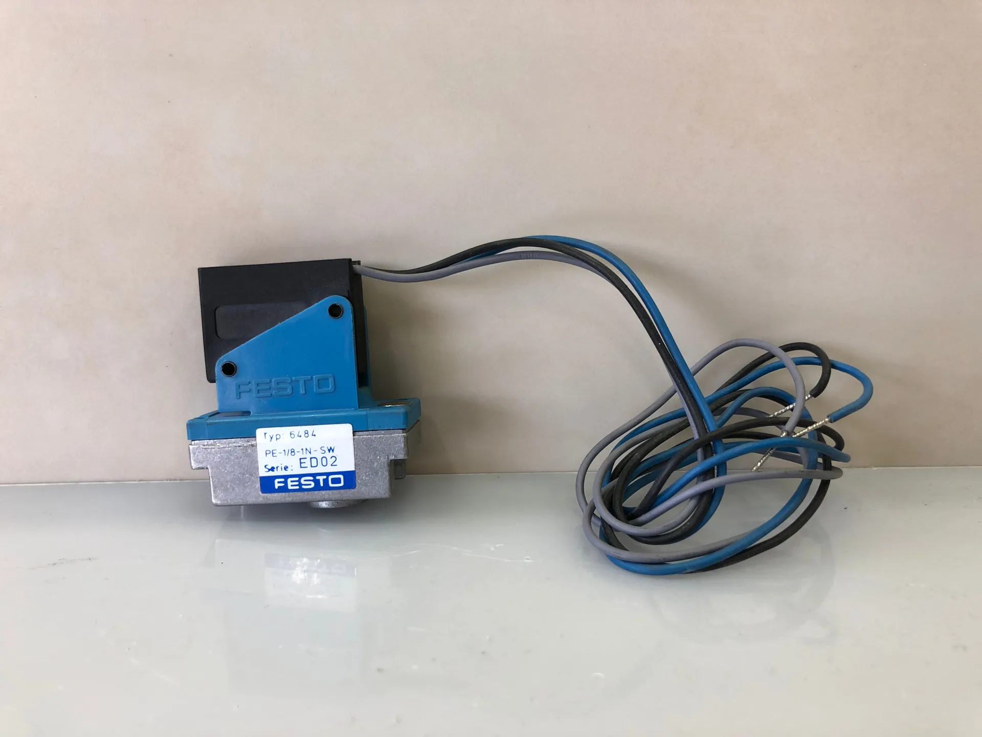 Festo ED02 PE-1/8-1N-SW 6484 Air-to-electric Converter - Thumbnail 2