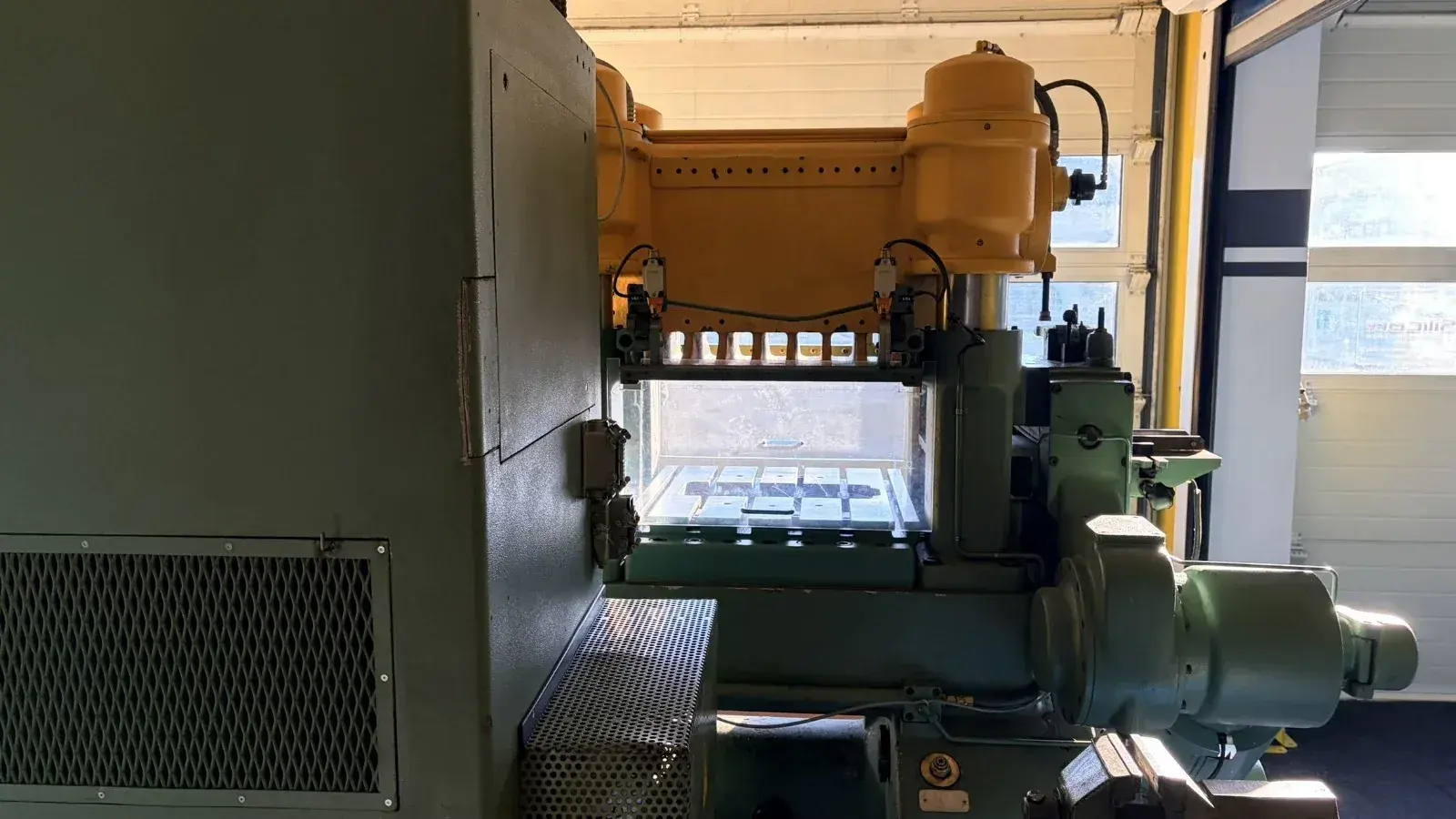 Bruderer BSTA 60 High-Speed Stamping Press 600 kN with BBV 300 Feeder - Thumbnail 13