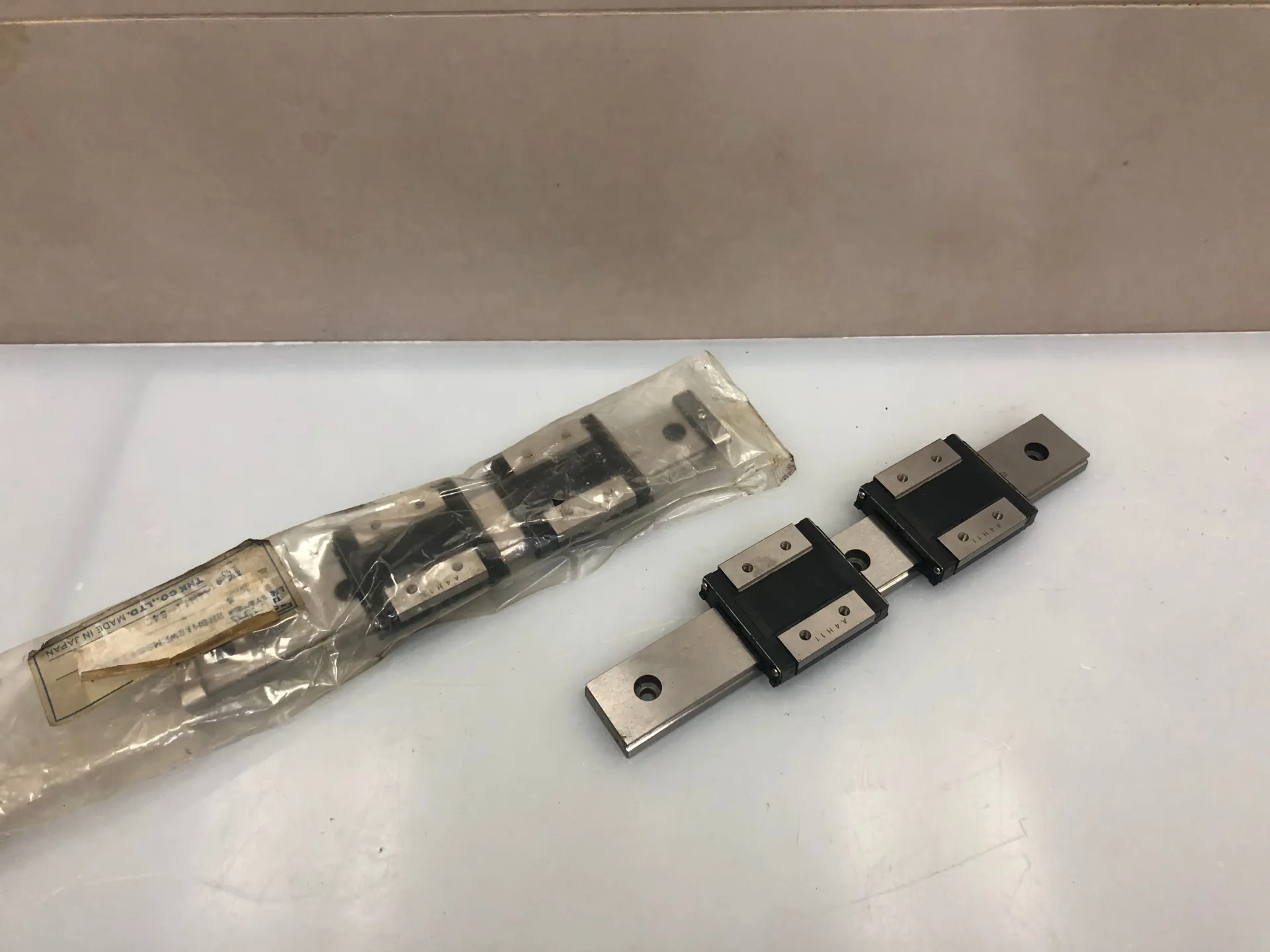 THK LM System 2RSH12WZMSS Linear Guide with 190mm Rail - Thumbnail 6