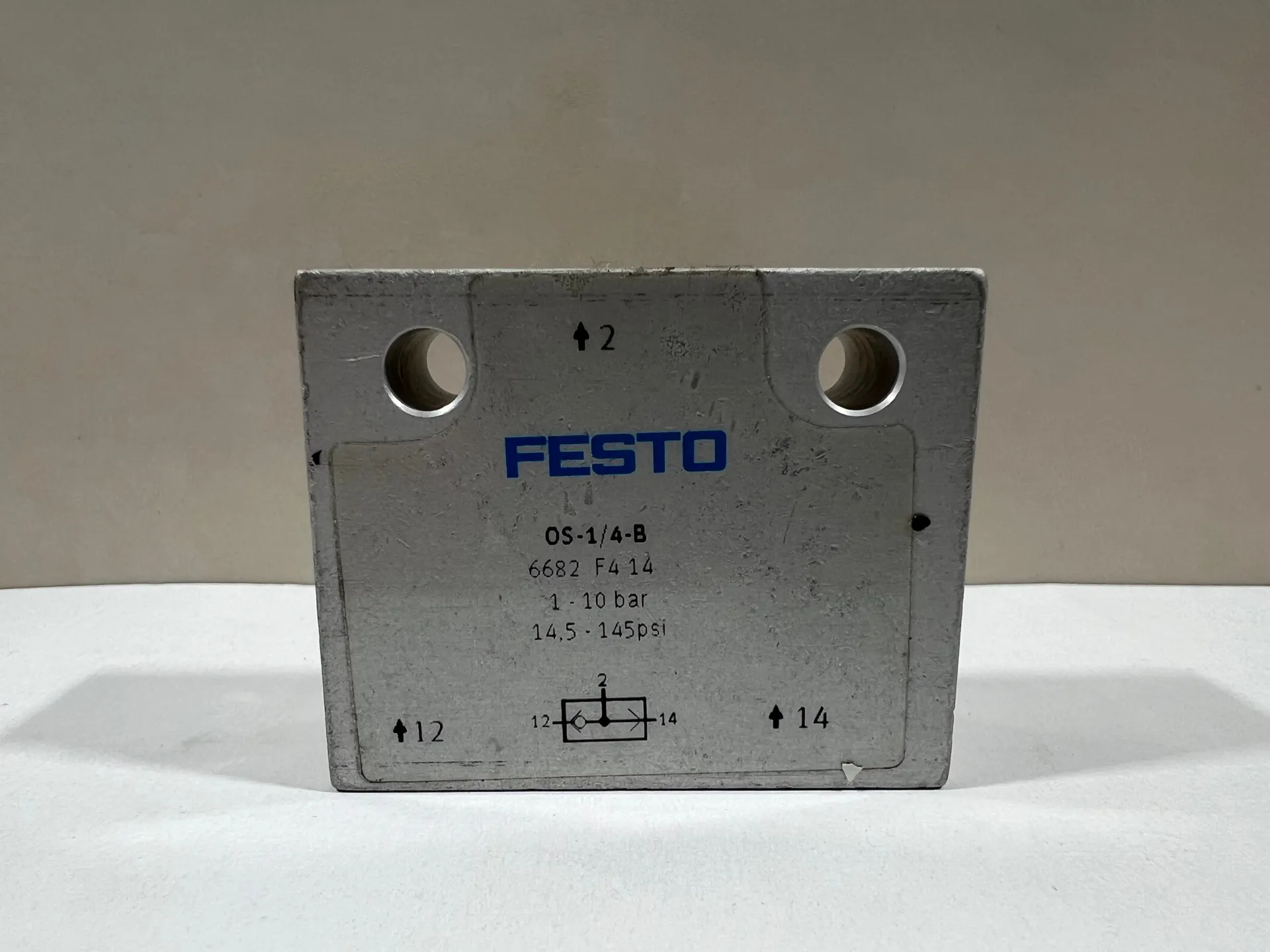 Festo 6682 OS-1/4 B Pneumatic Valve - Image 1