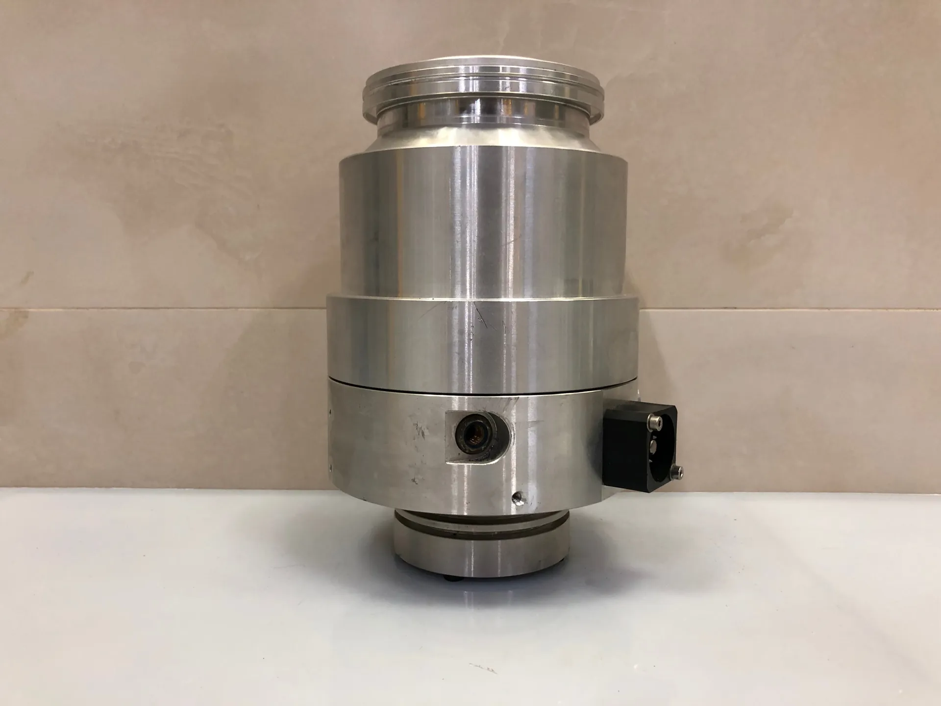 Leybold TURBOVAC TMP 361 Turbomolecular Vacuum Pump – 750Hz, Model 85670 - Thumbnail 3