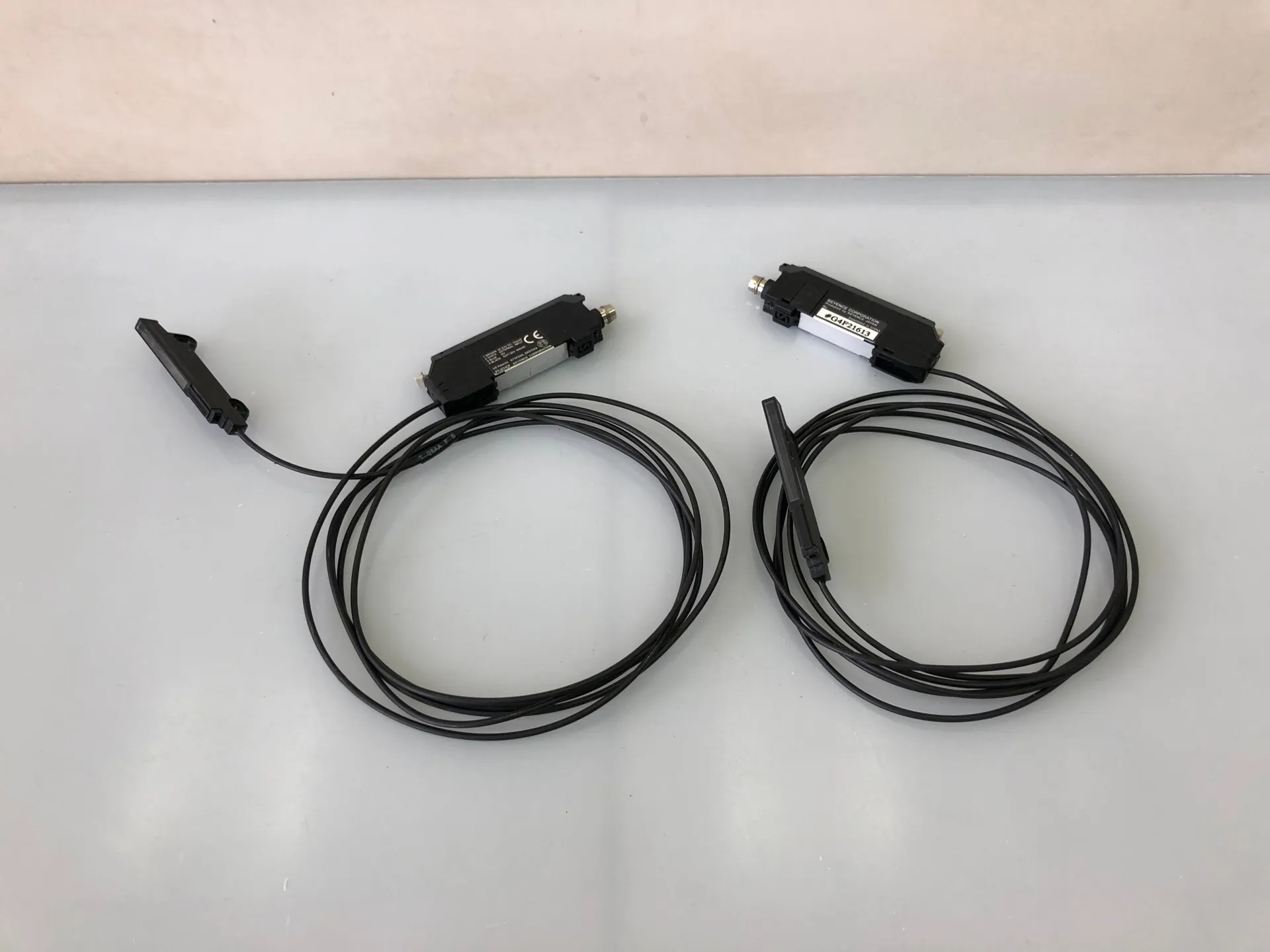 KEYENCE FS-V31CP Fiber Optic Sensor Amplifier – Digital, PNP Output, High-Speed Mode - Thumbnail 3