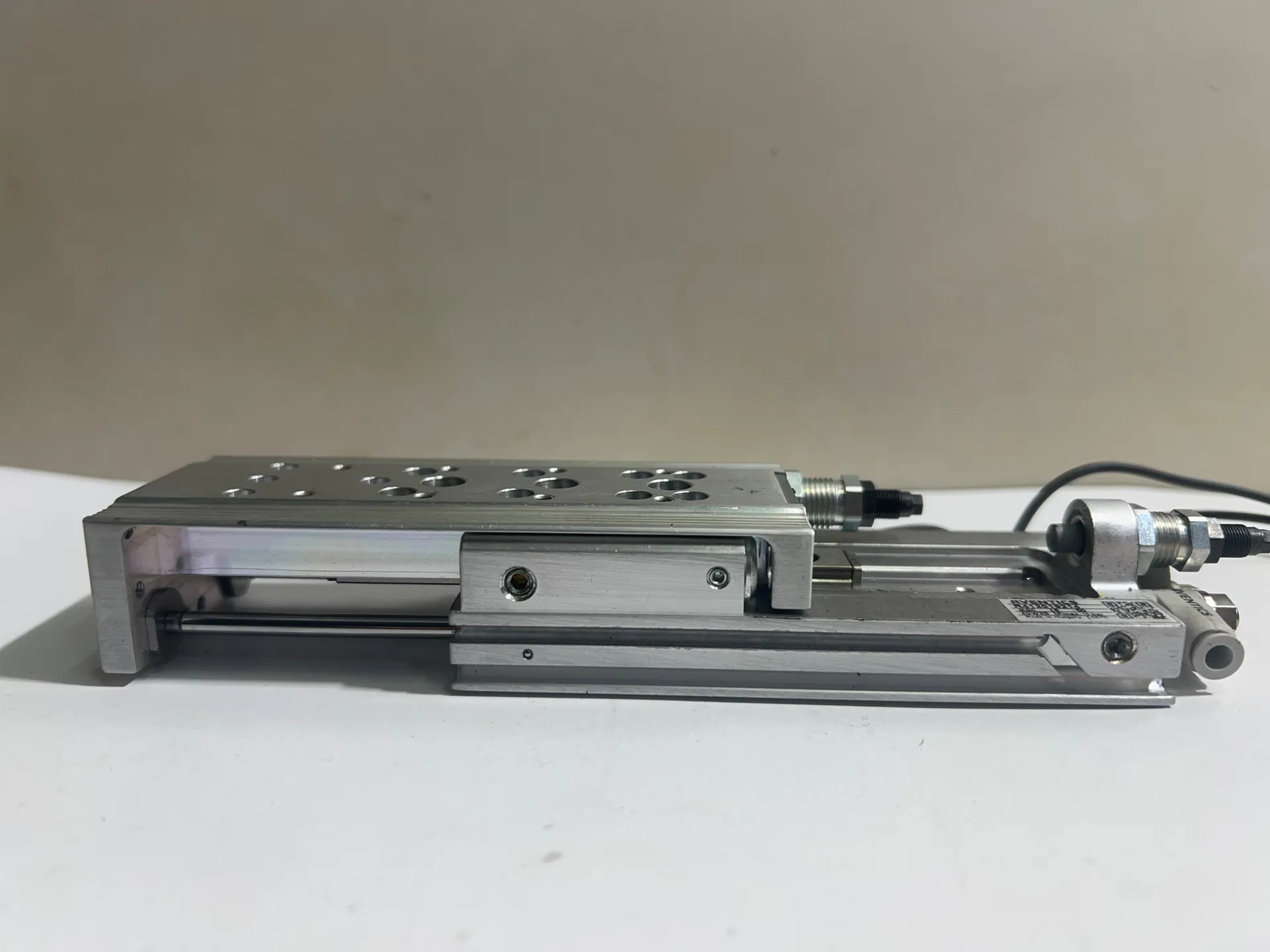 Aventics R412019214 MSC-DA-008-0050 Pneumatic Cylinder 10 Bar with 1m Sensor Cable - Image 1