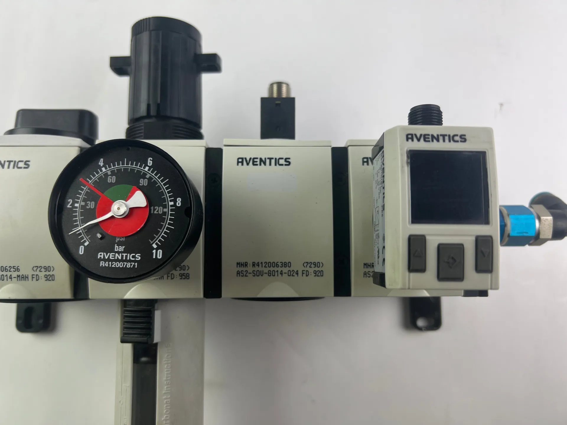 Aventics Pressure Regulating Valves R412006256 R412006175 R412006380 R412006250 + R412010767 + 2x 6,5m Cables - Thumbnail 4